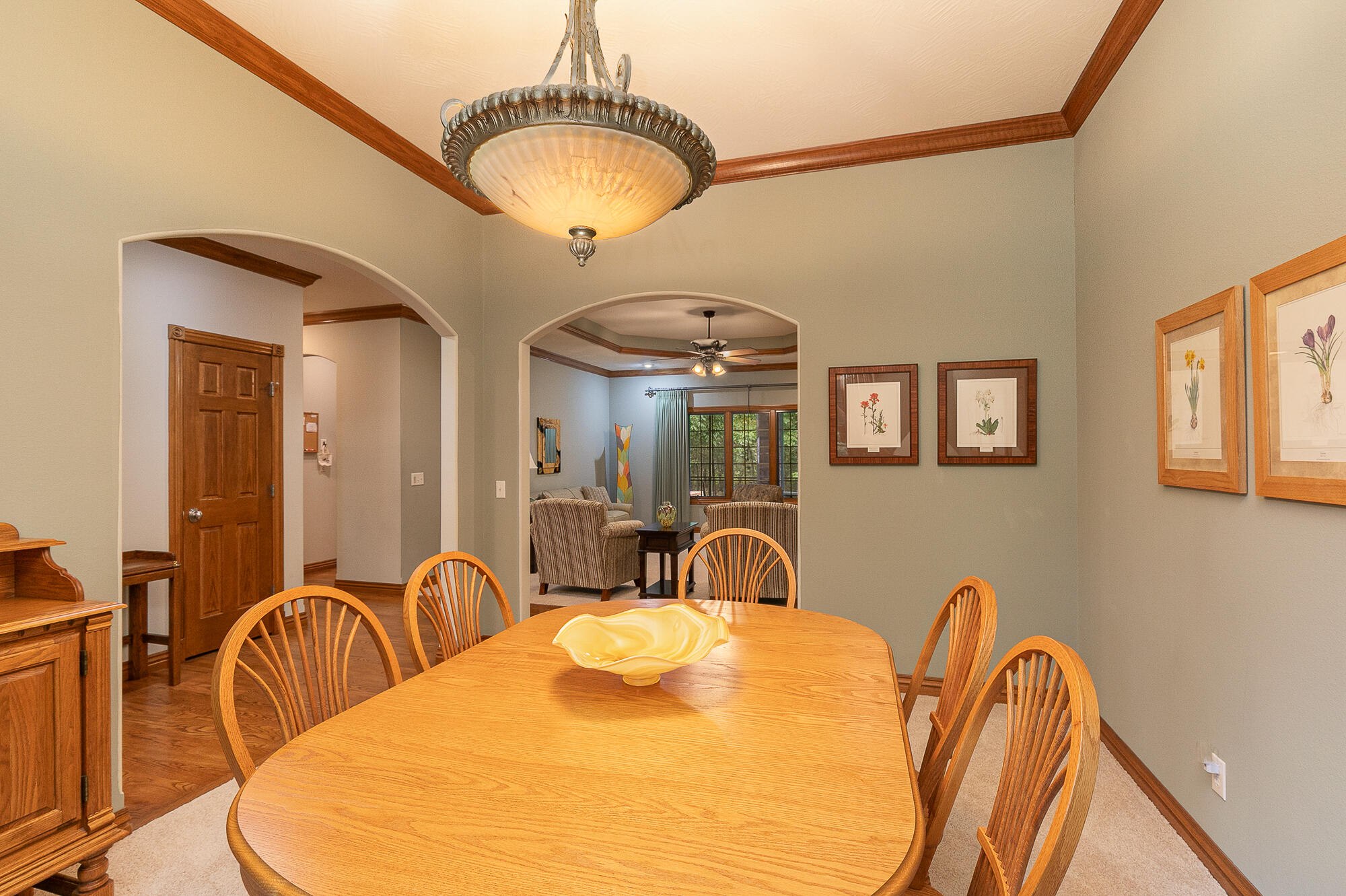 5265 North Missouri Oak Trail Property Photo 8