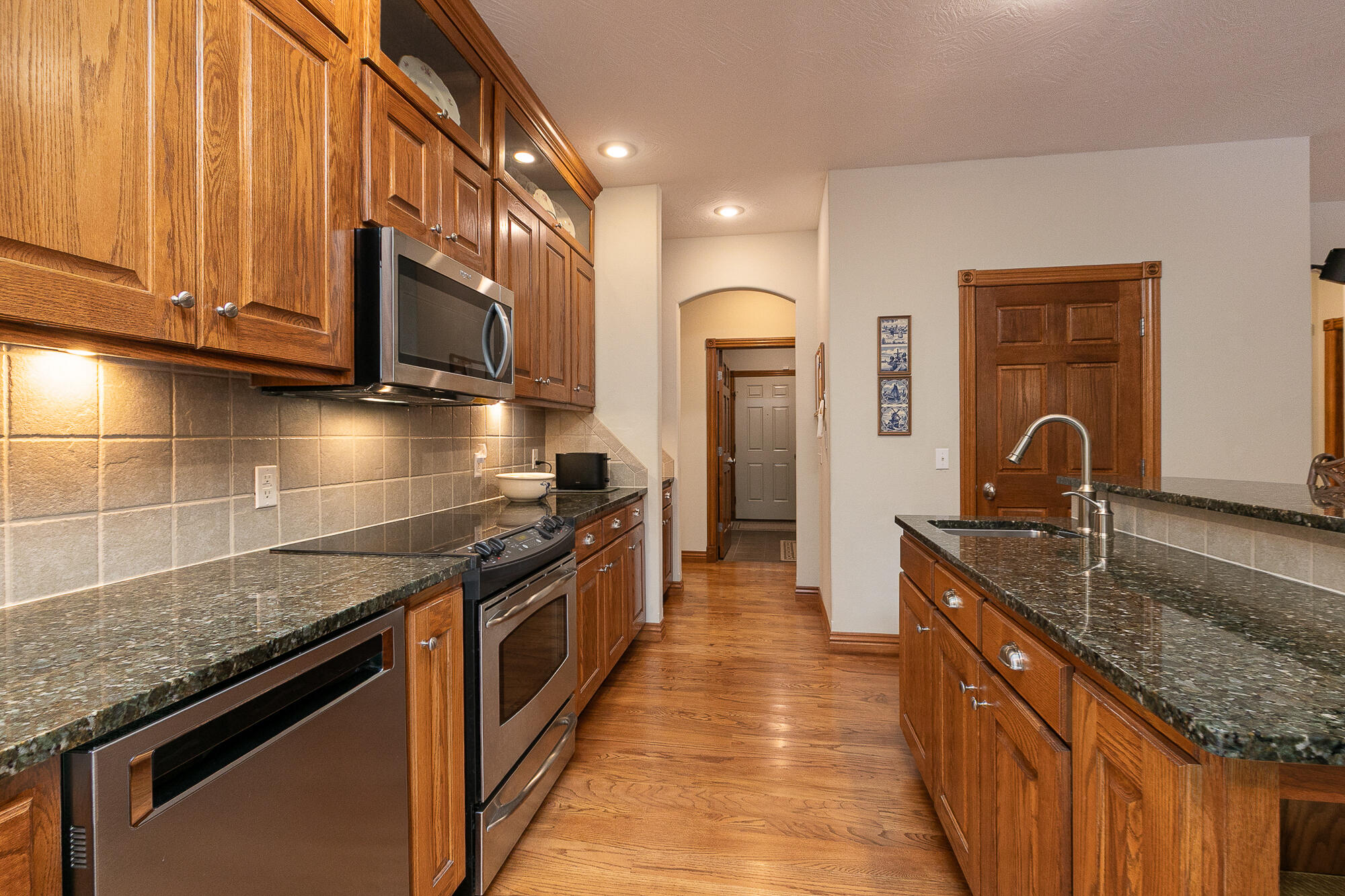 5265 North Missouri Oak Trail Property Photo 14