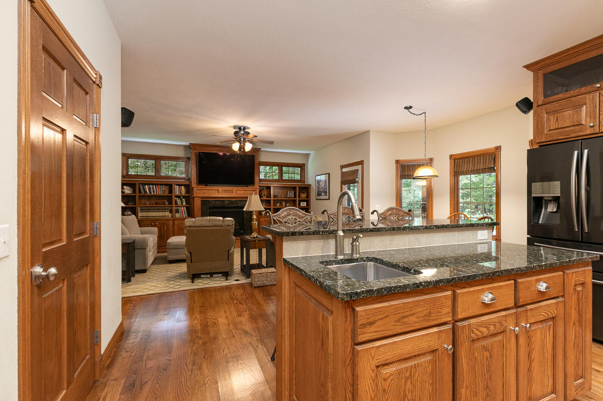 5265 North Missouri Oak Trail Property Photo 15