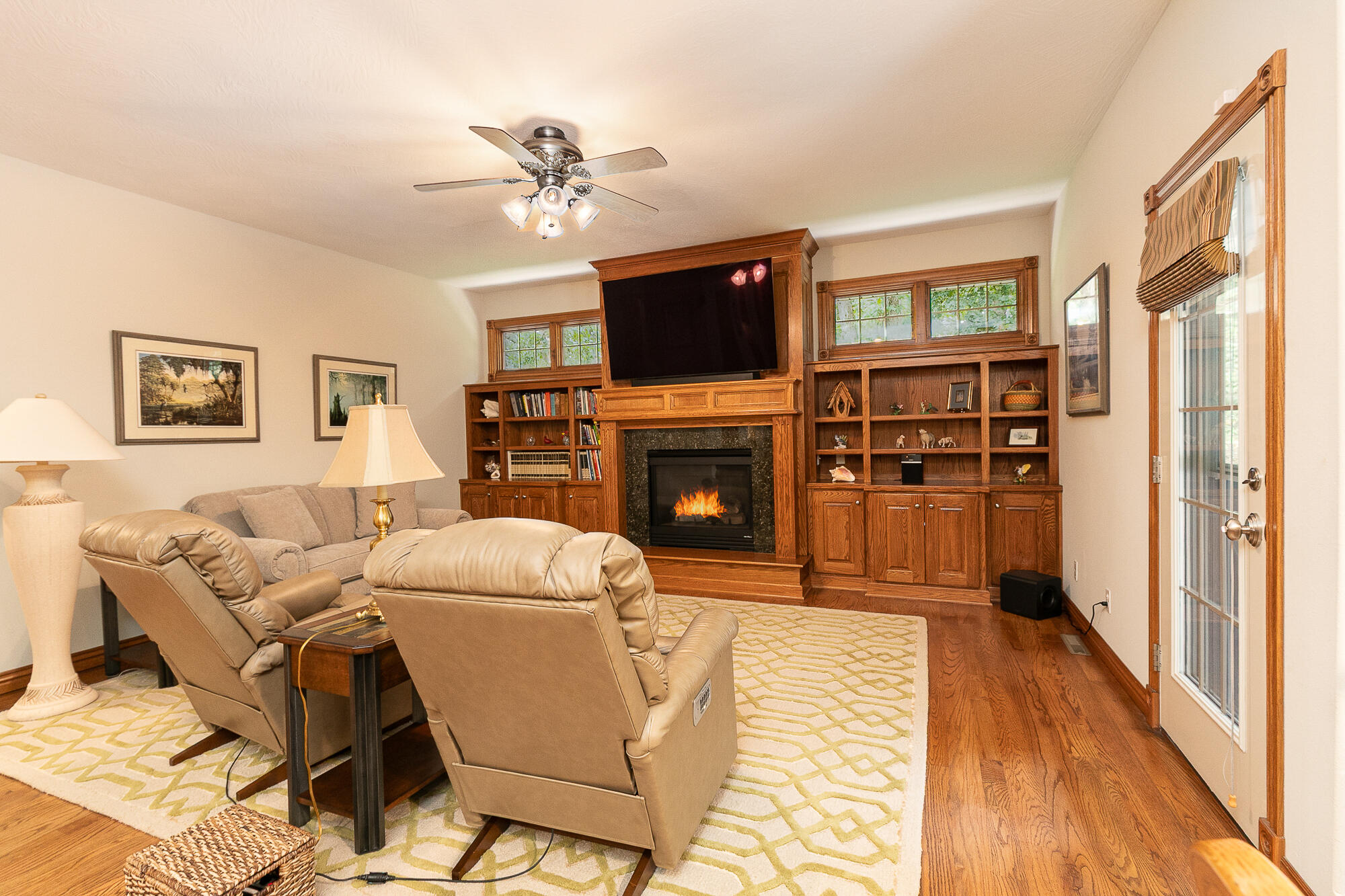 5265 North Missouri Oak Trail Property Photo 18