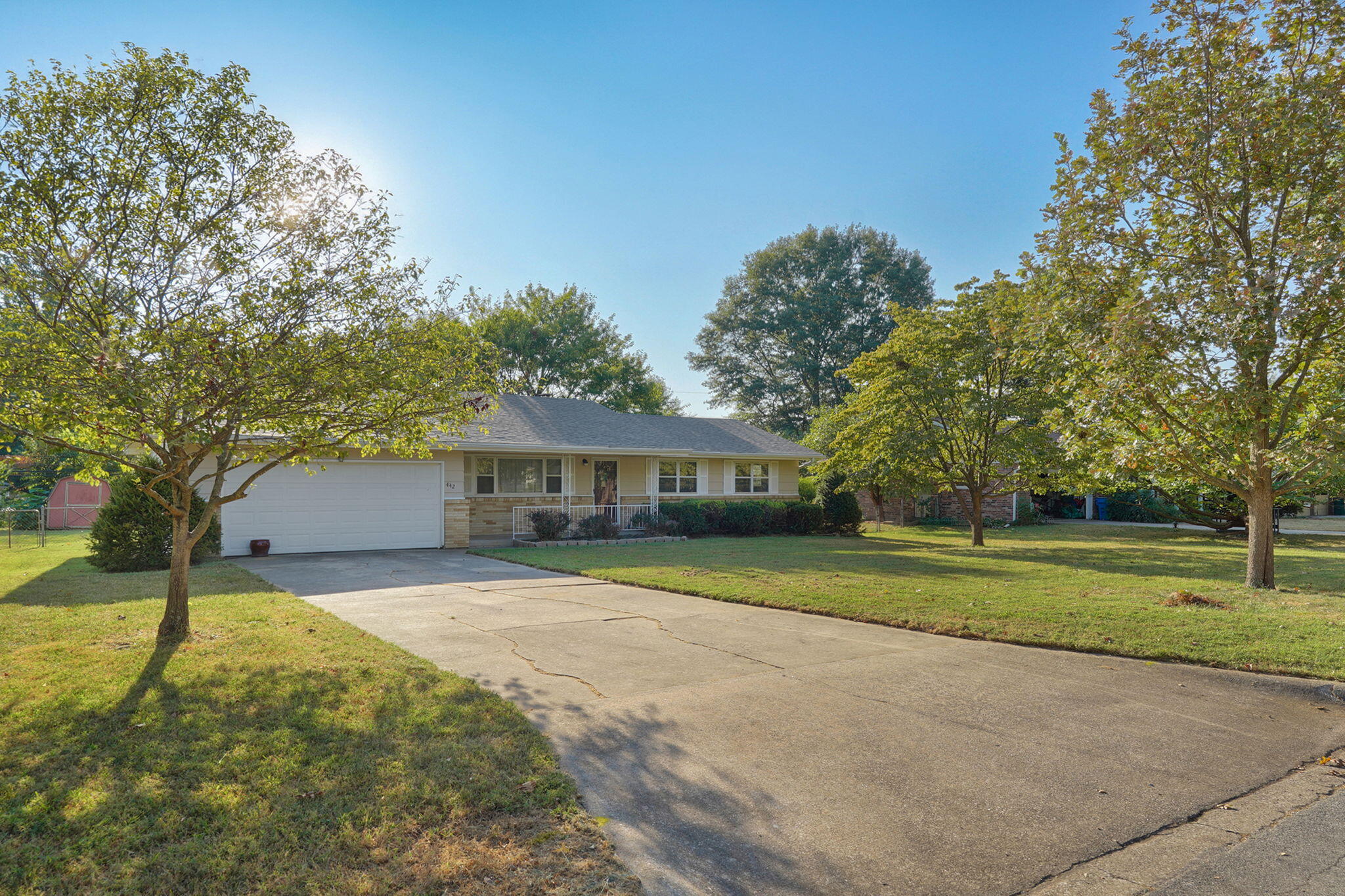 442 South York Avenue Property Photo 2