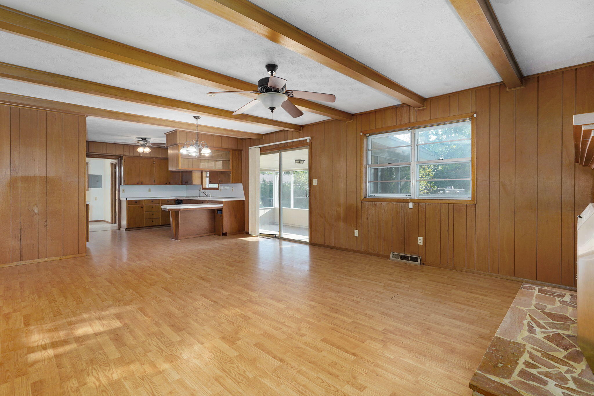 442 South York Avenue Property Photo 7