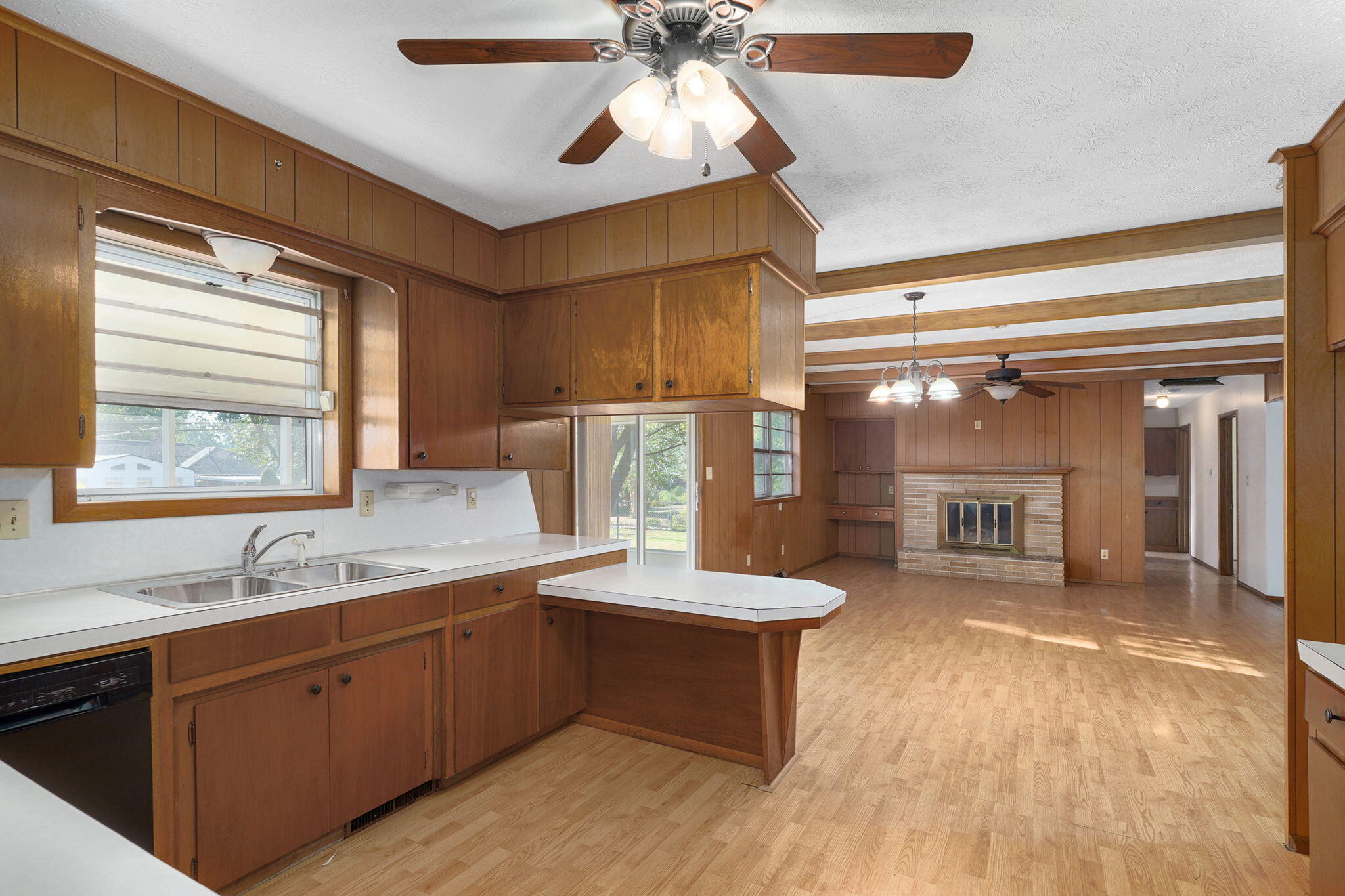 442 South York Avenue Property Photo 14