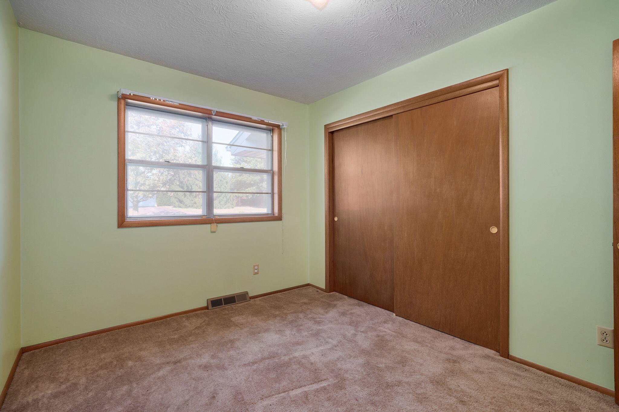 442 South York Avenue Property Photo 22
