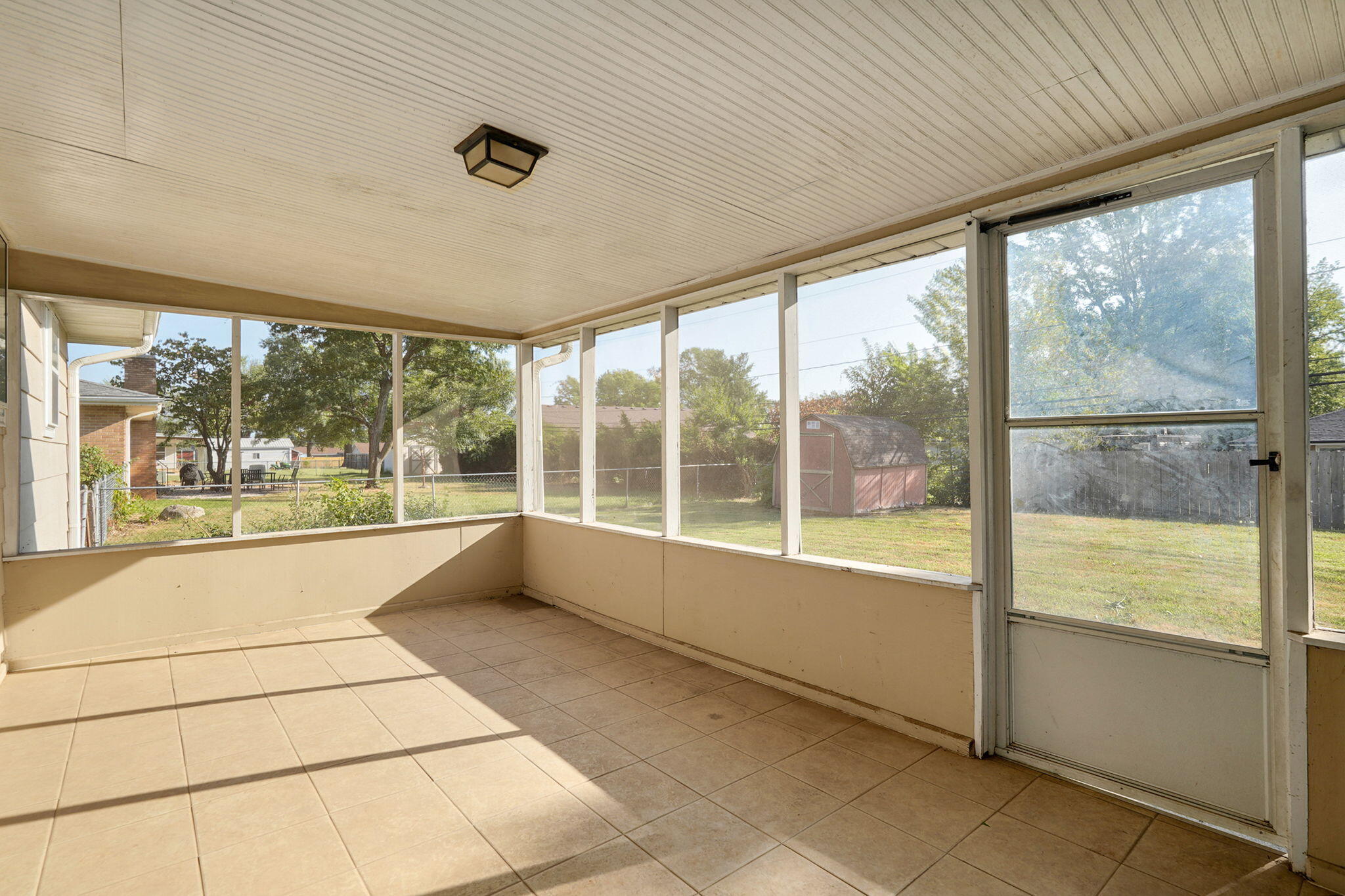 442 South York Avenue Property Photo 23