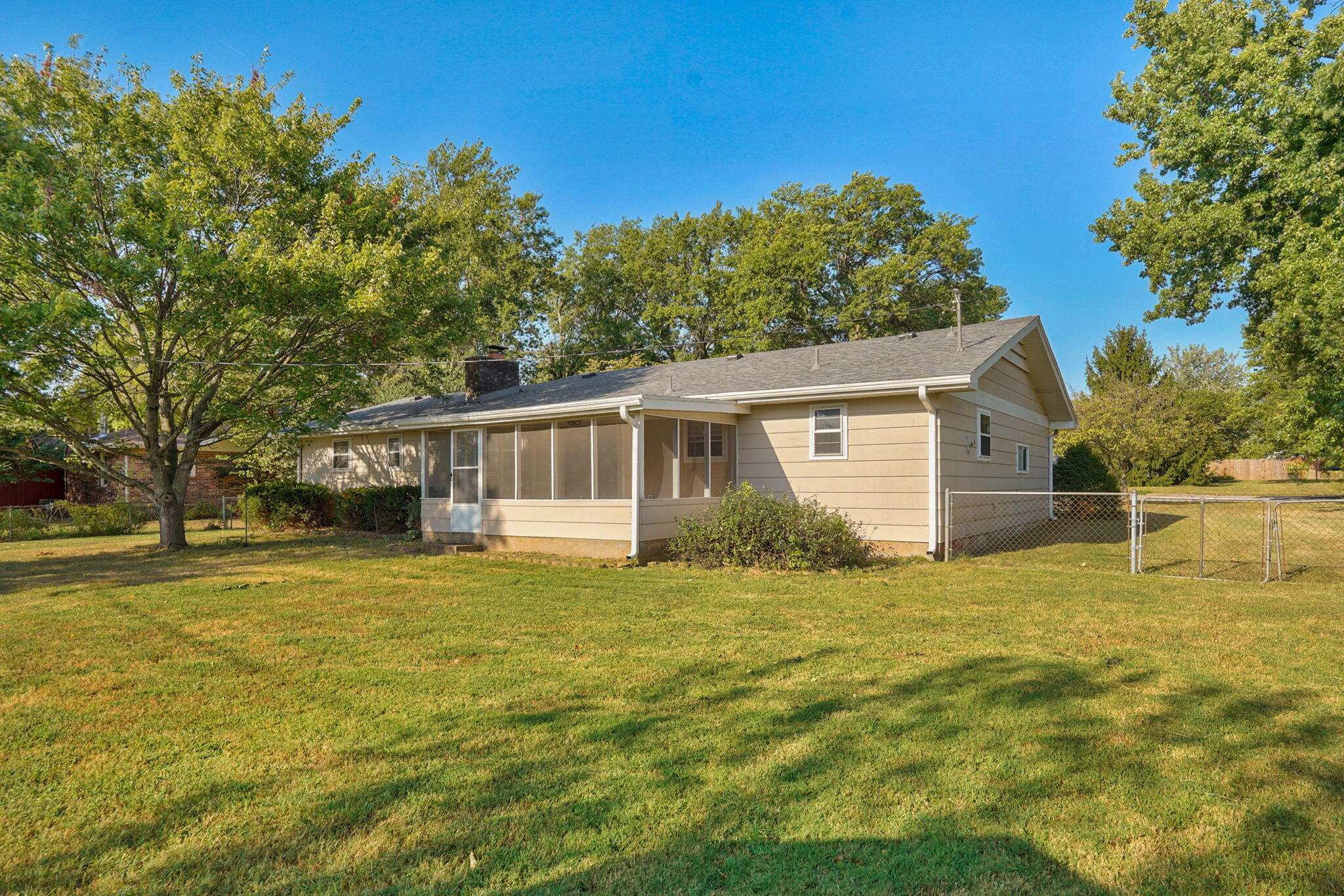 442 South York Avenue Property Photo 26