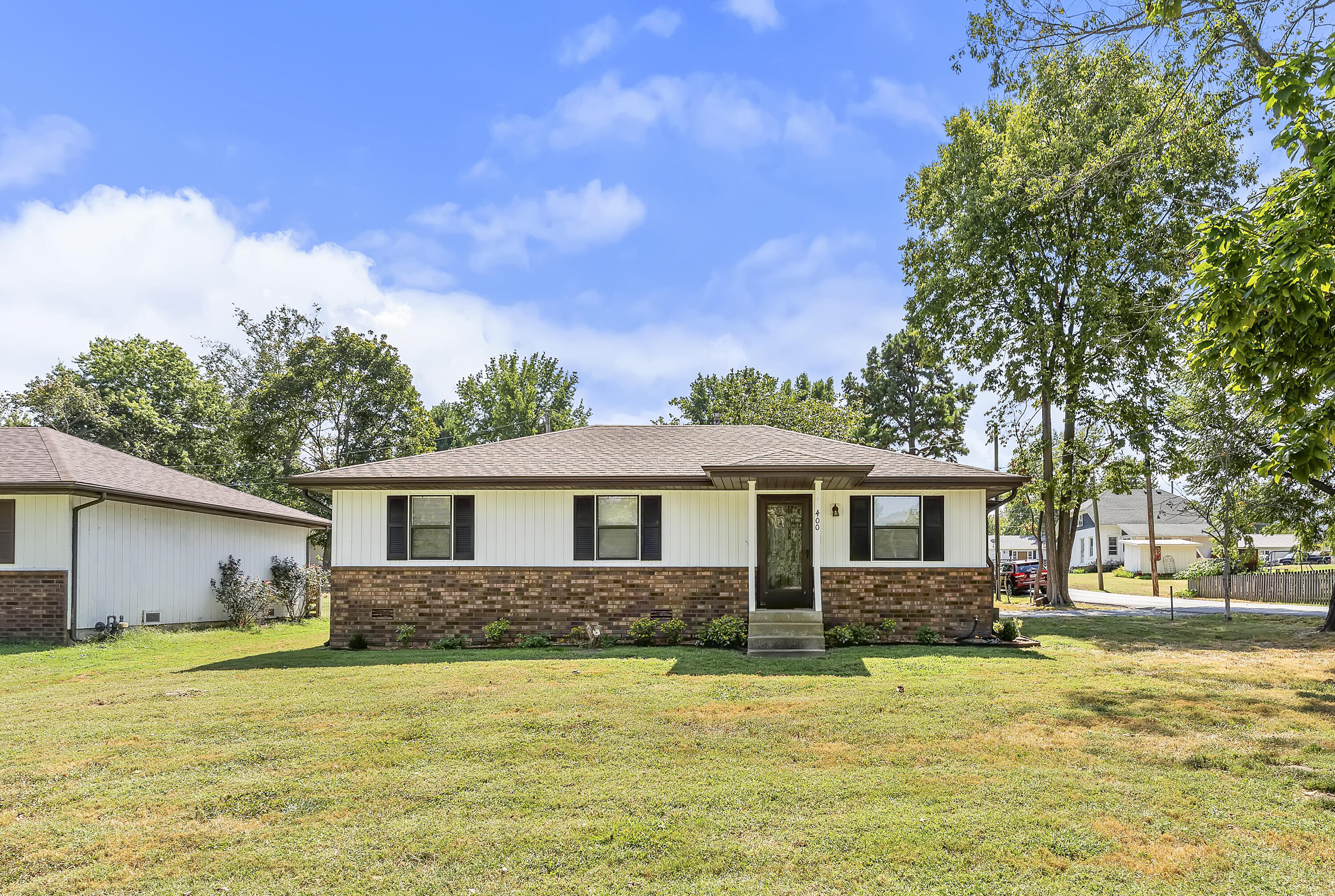 400 East Elm Street Property Photo 1