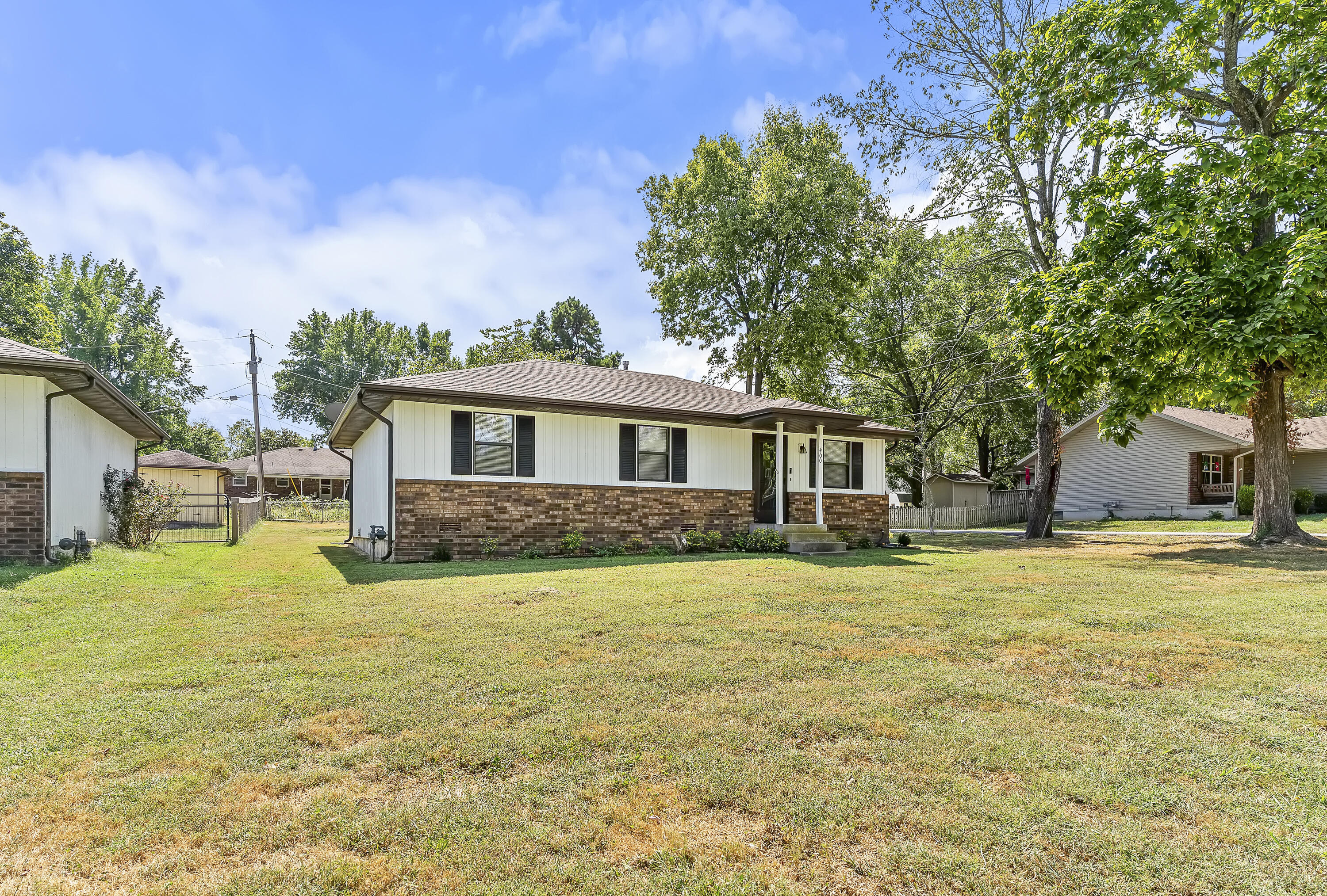 400 East Elm Street Property Photo 3