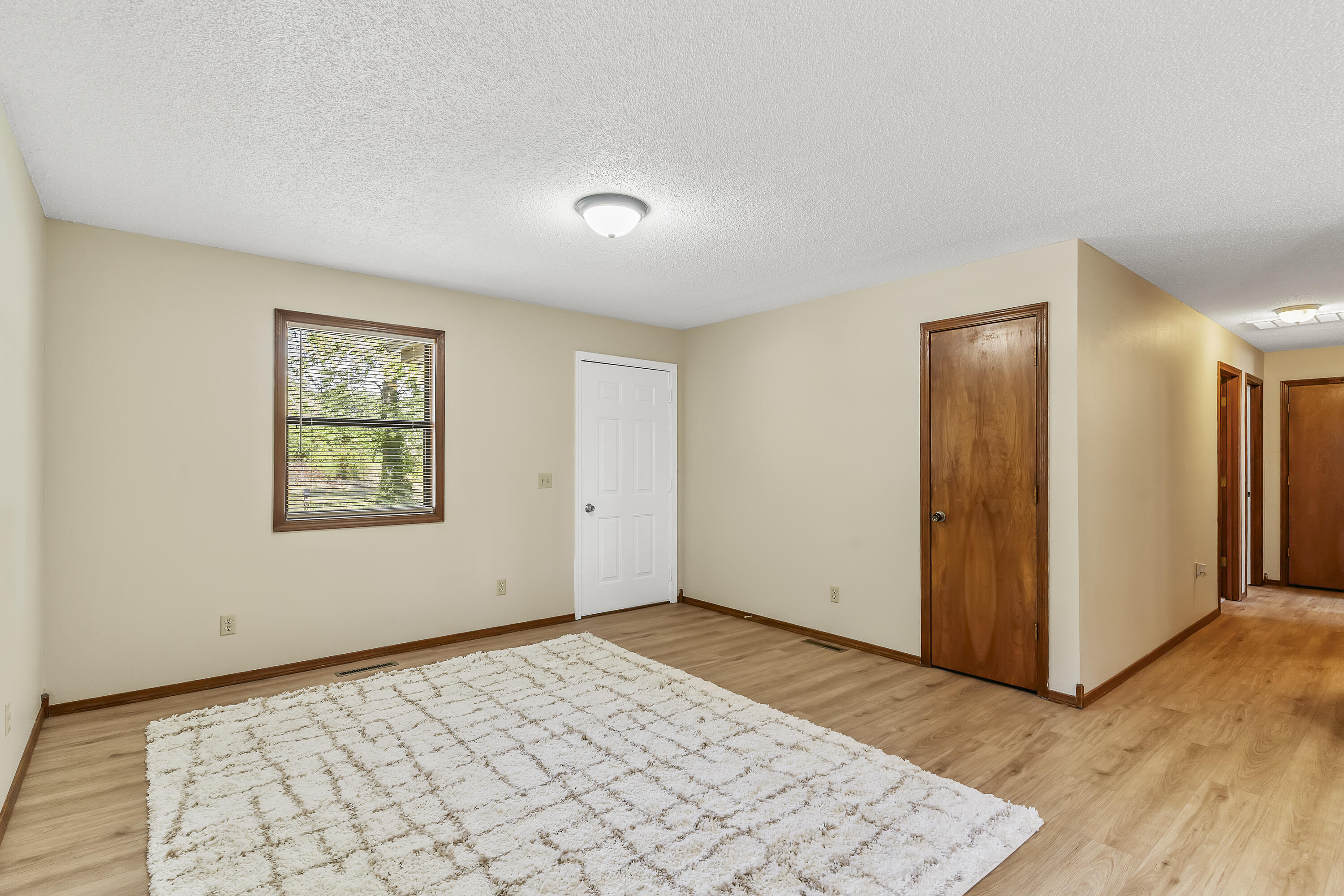 400 East Elm Street Property Photo 6