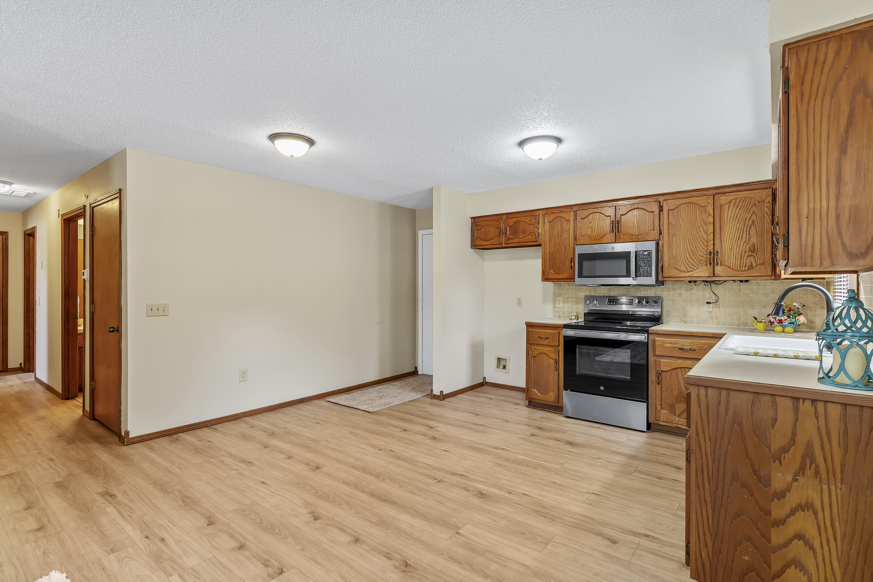 400 East Elm Street Property Photo 13