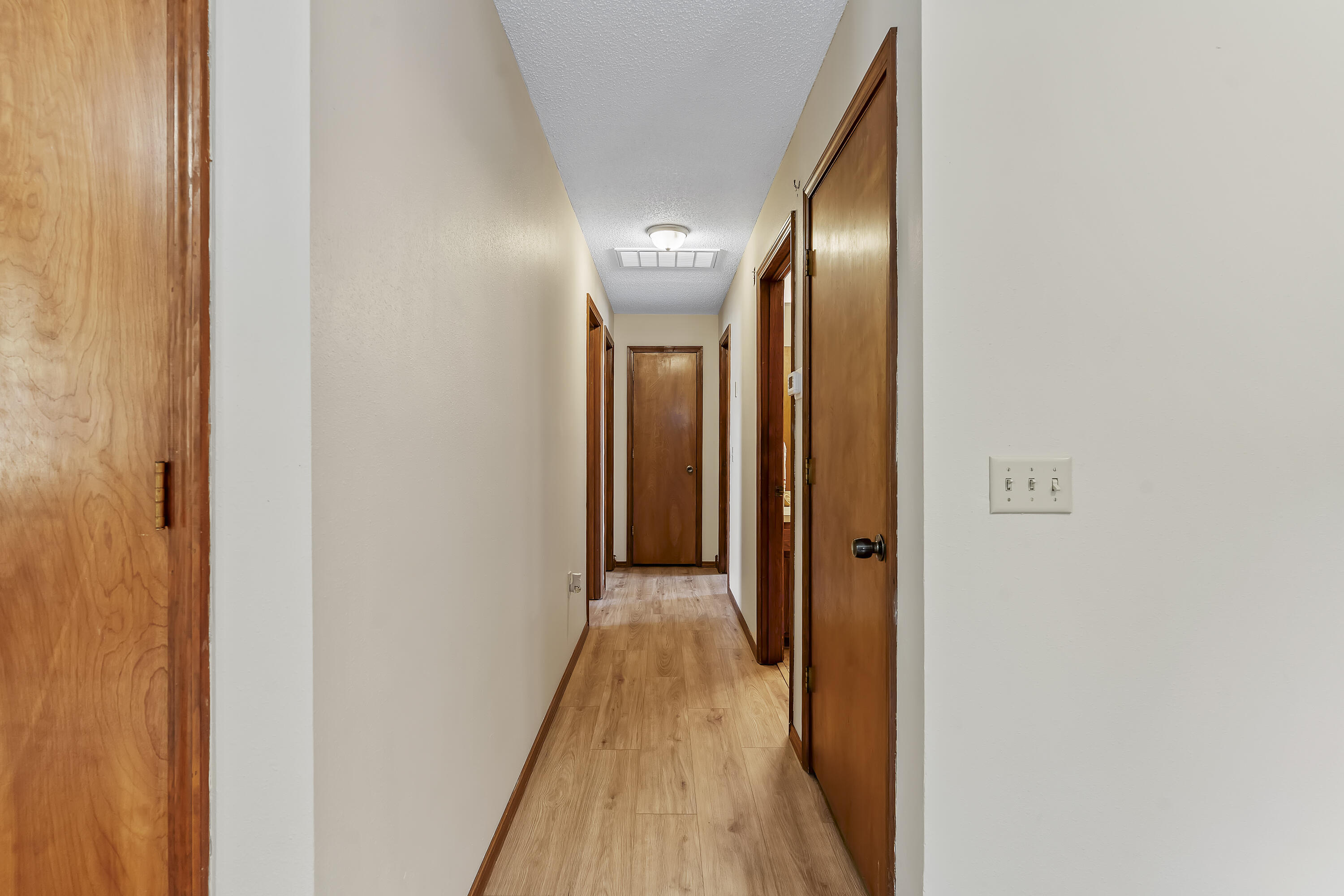 400 East Elm Street Property Photo 14