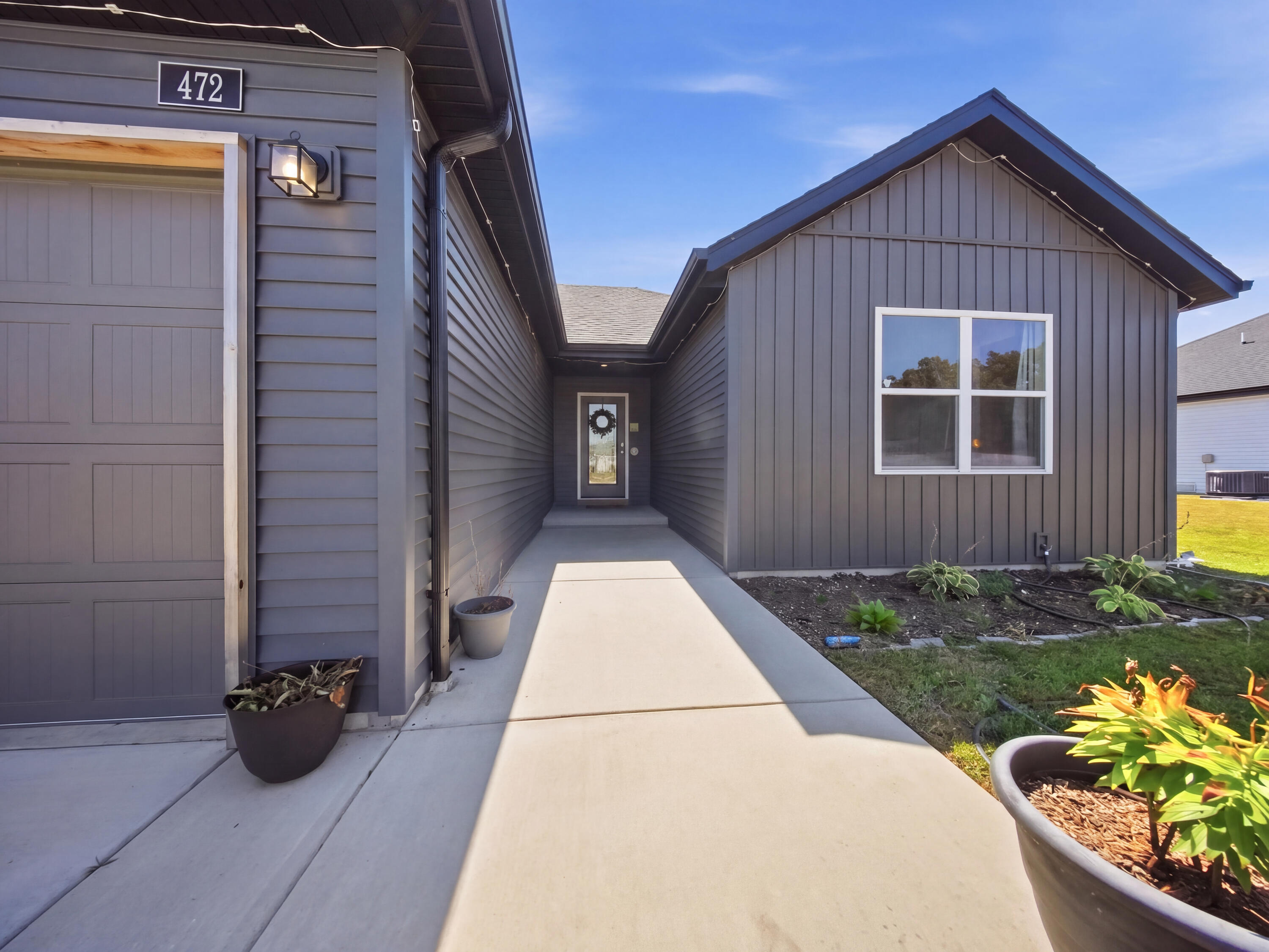 472 West Ledgestone Drive Property Photo 4