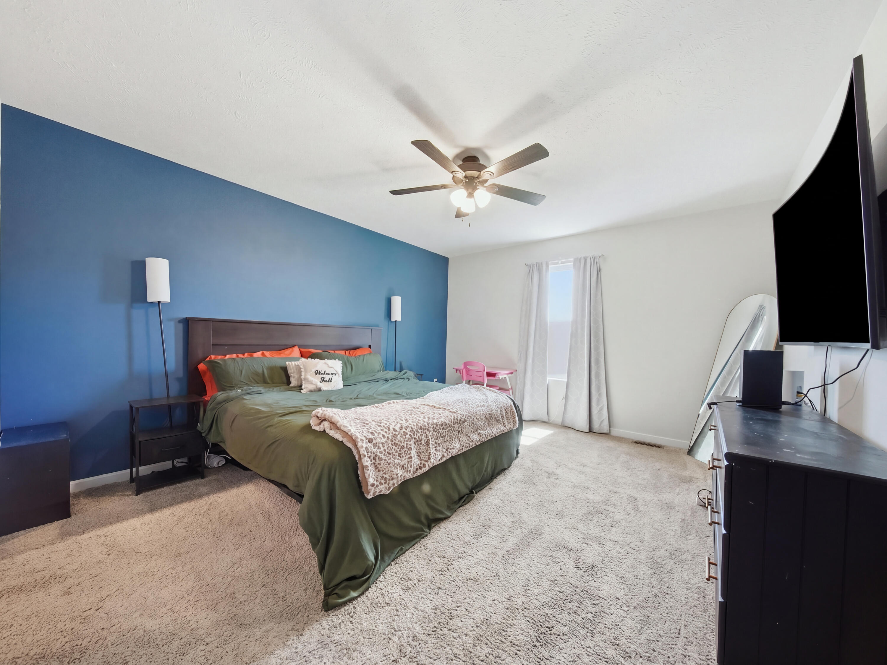 472 West Ledgestone Drive Property Photo 17