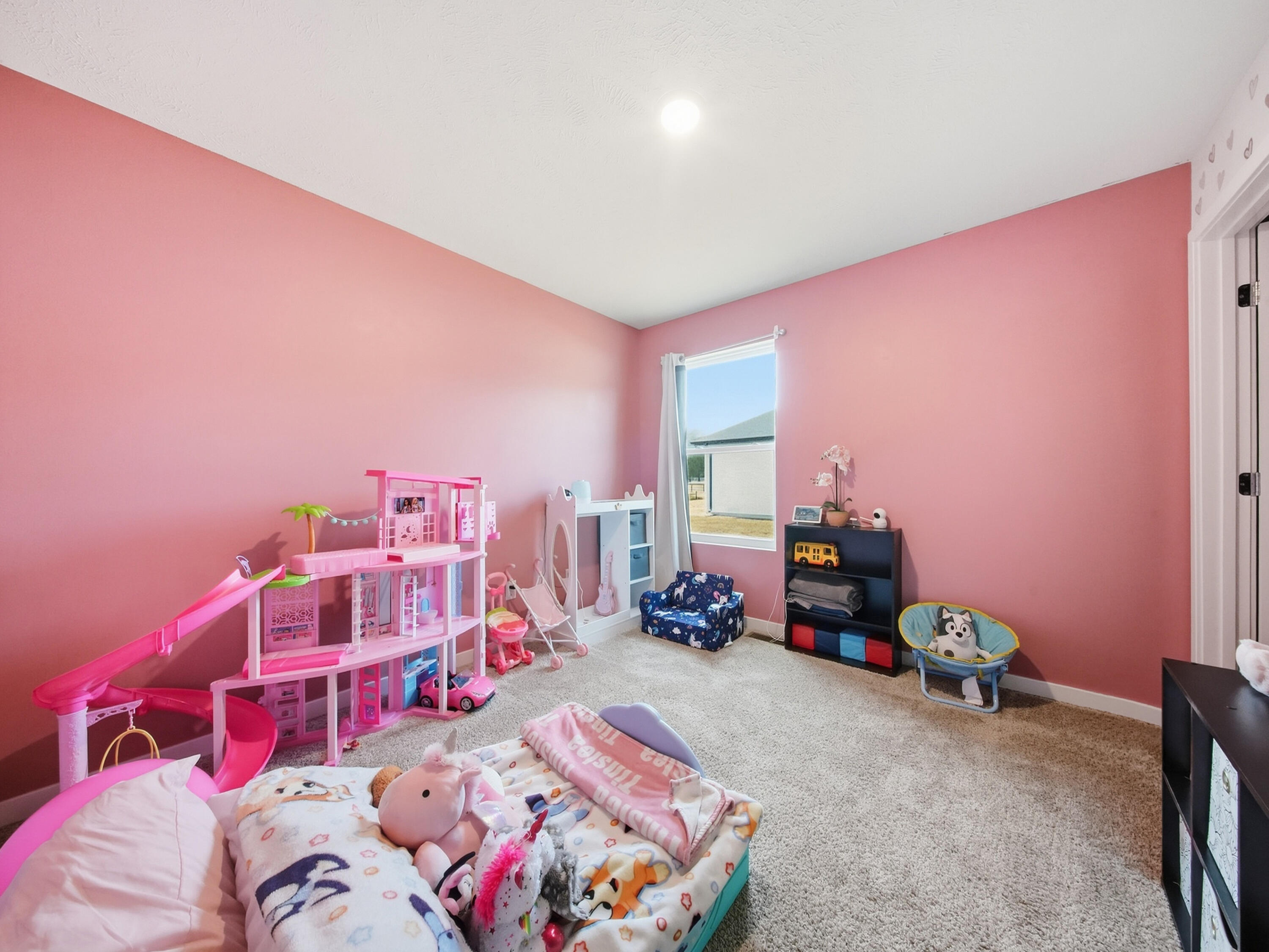 472 West Ledgestone Drive Property Photo 24