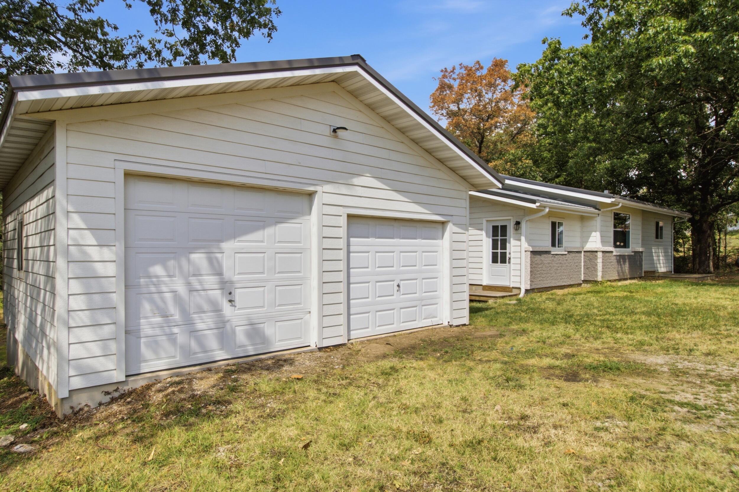 689 Oak Hill Drive Road Property Photo 2