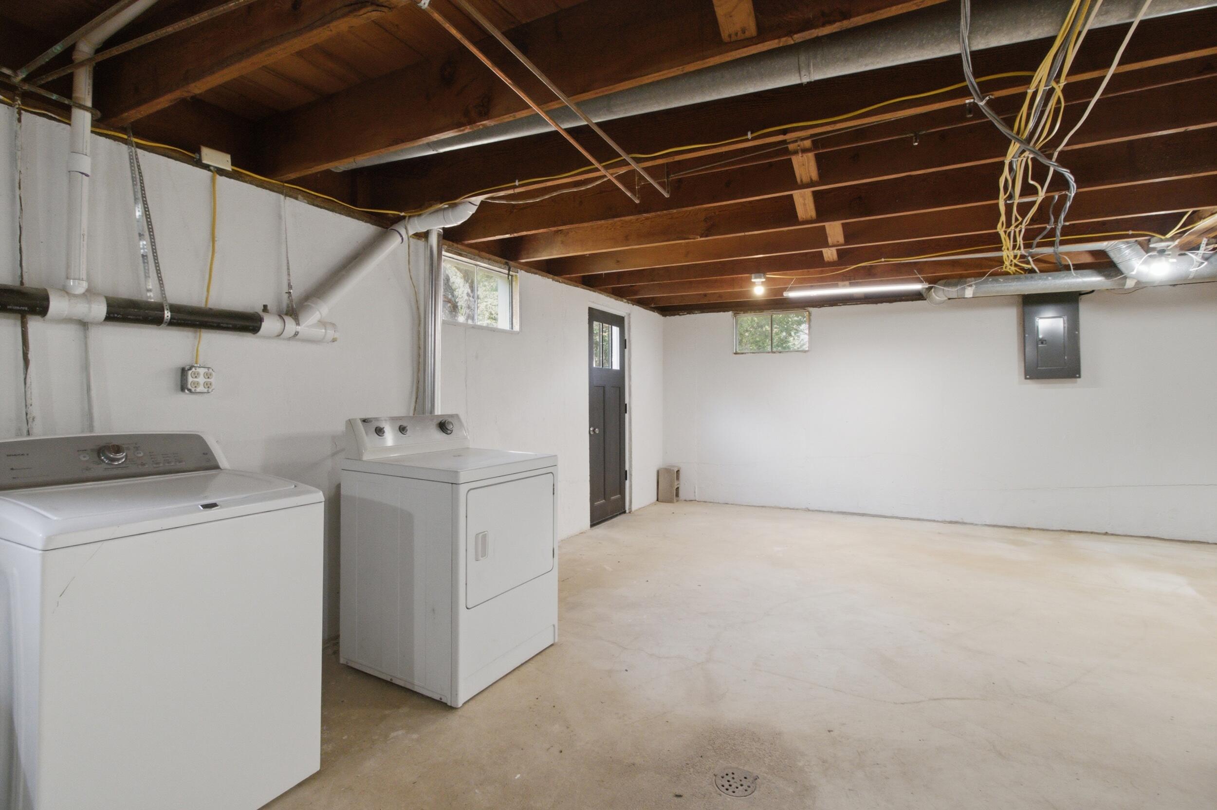 689 Oak Hill Drive Road Property Photo 28