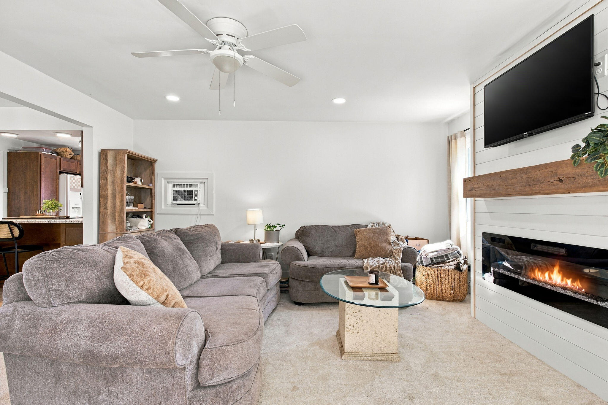 1452 East Lindberg Street Property Photo 14