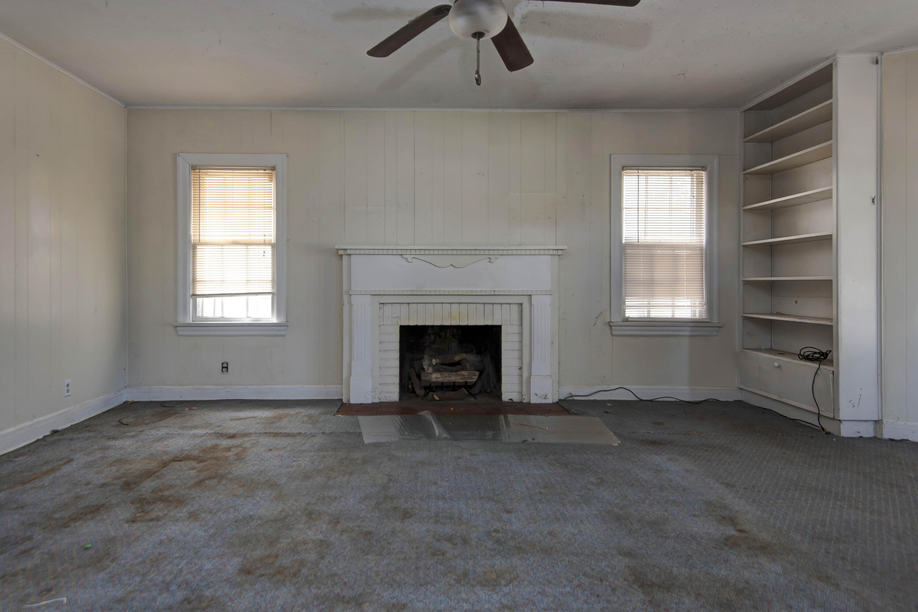 1126 East Sunshine Street Property Photo 9