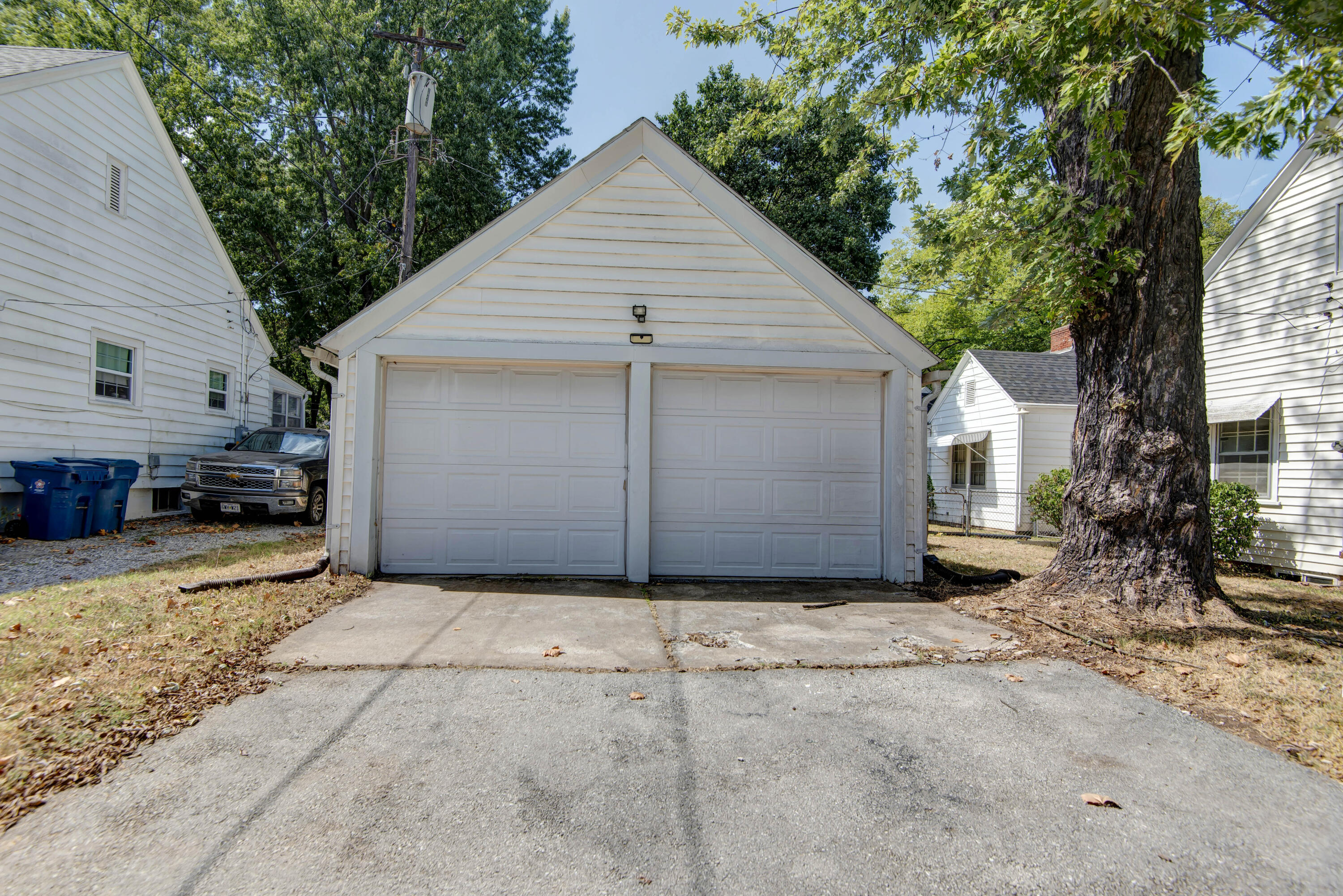 1126 East Sunshine Street Property Photo 18