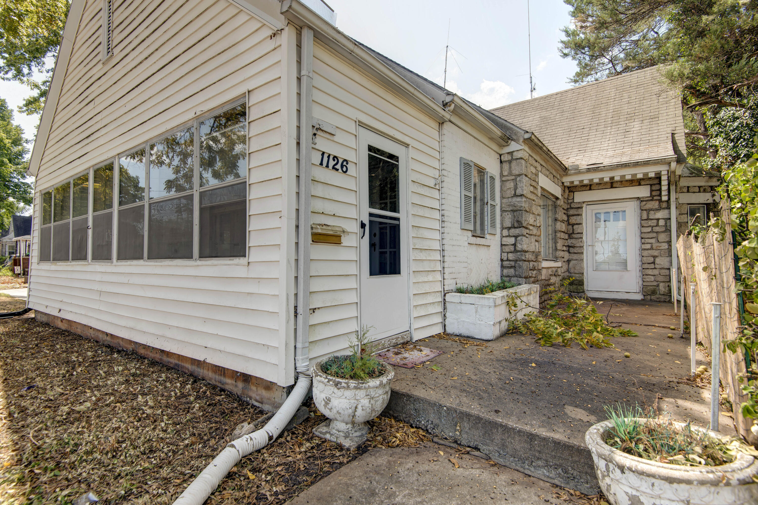 1126 East Sunshine Street Property Photo 21