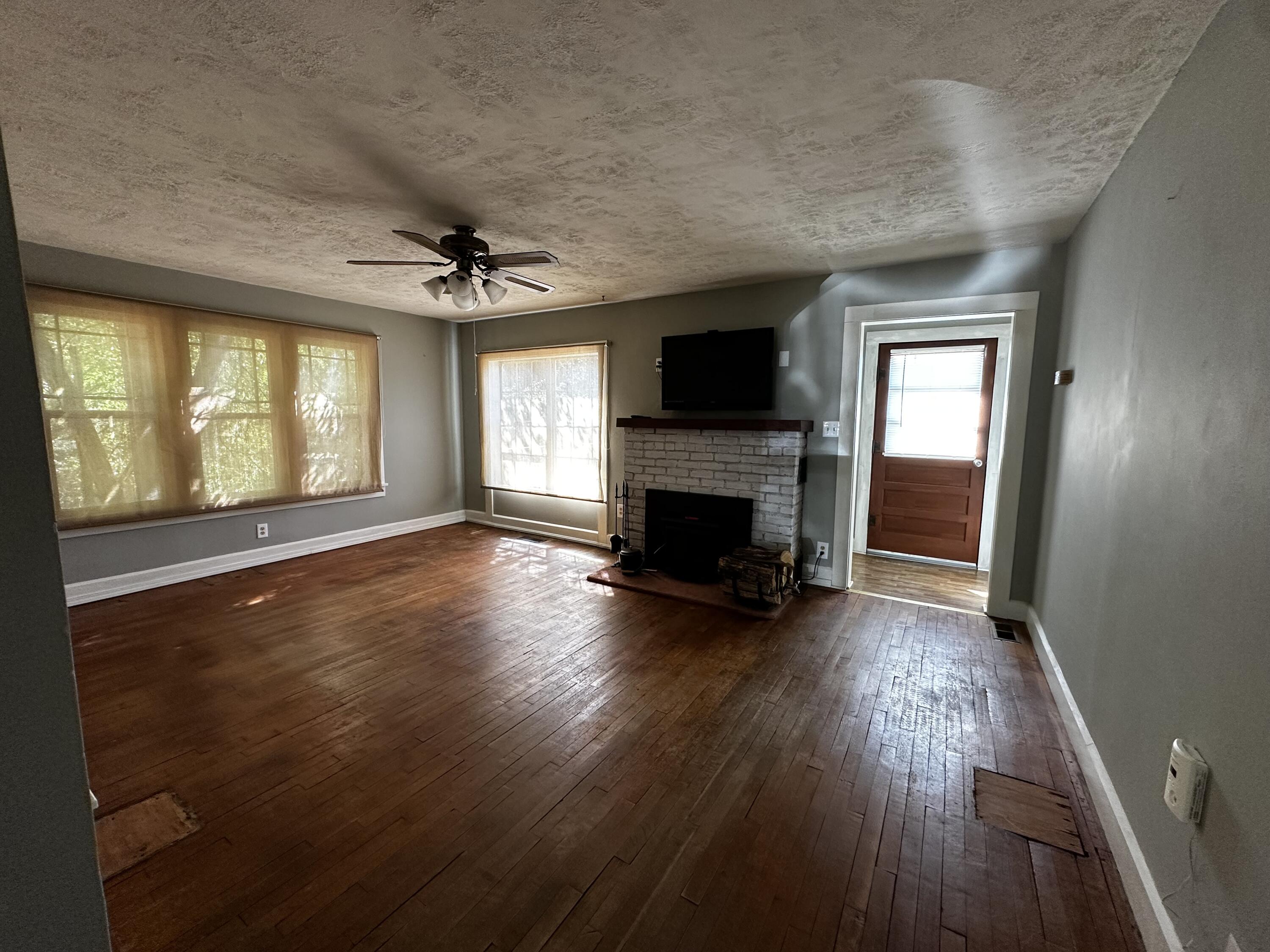 309 West 14th Street Property Photo 4