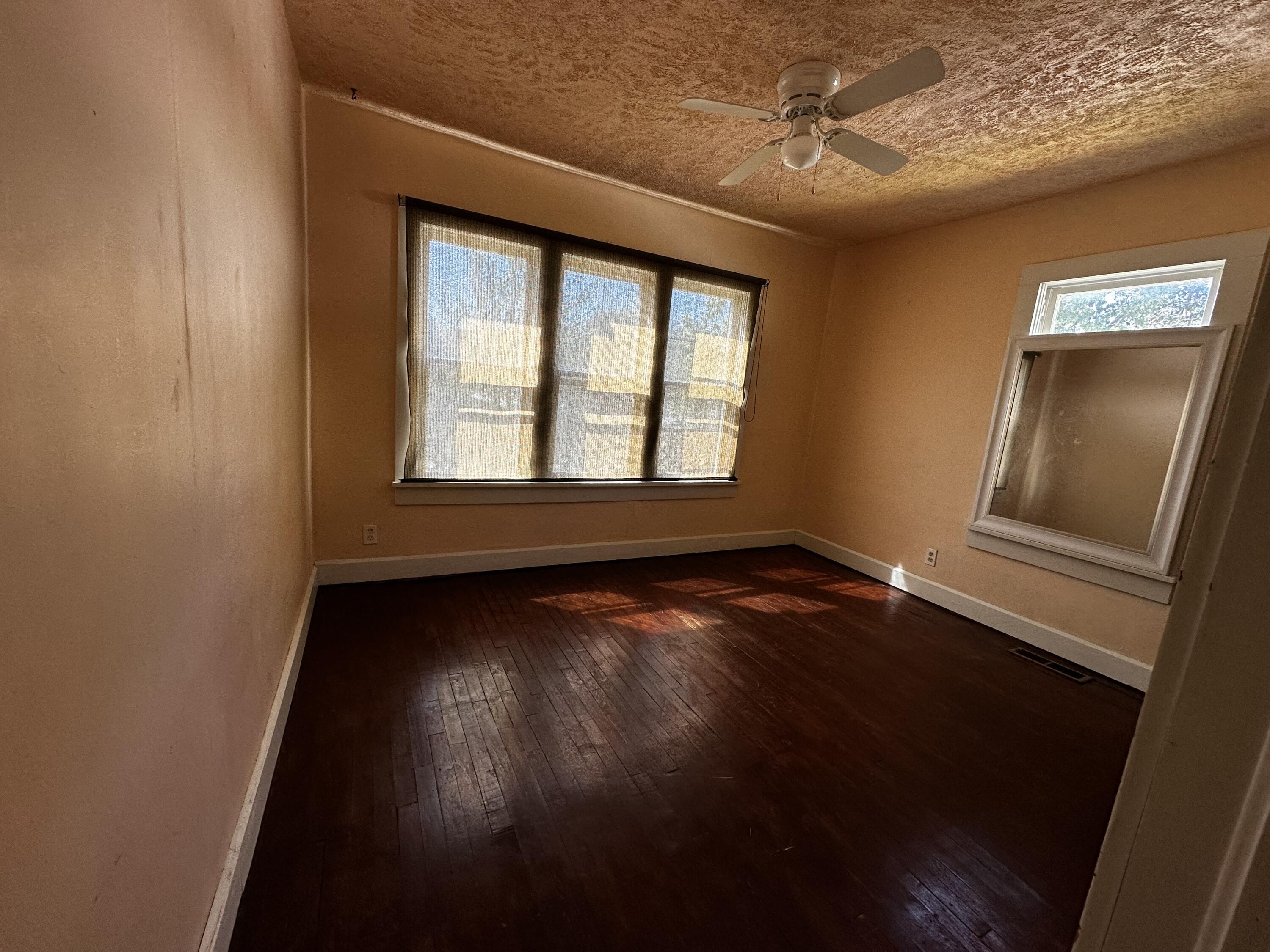309 West 14th Street Property Photo 6