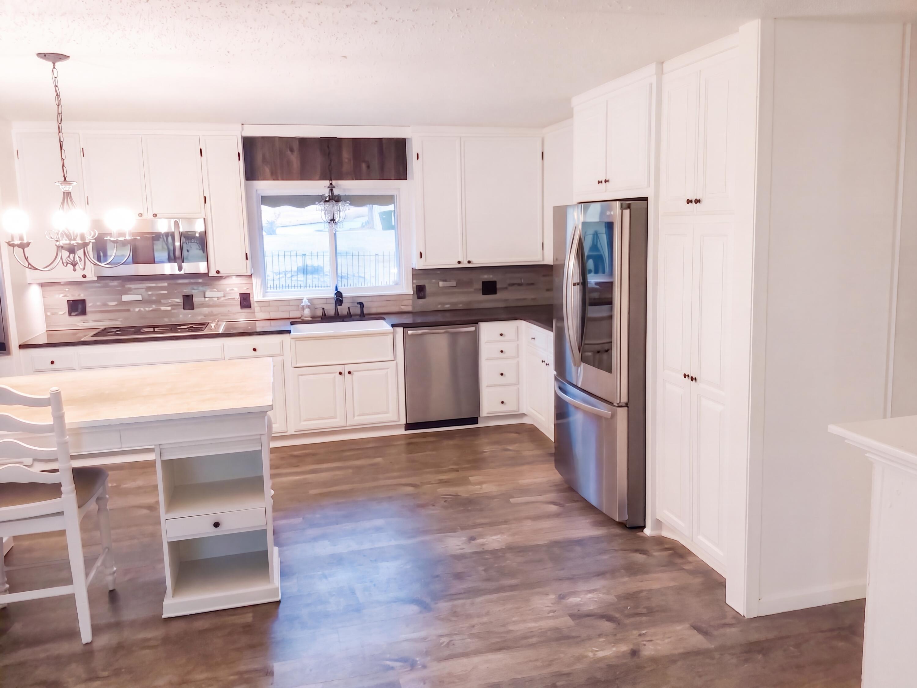 624 Oak Grove Avenue Property Photo 6
