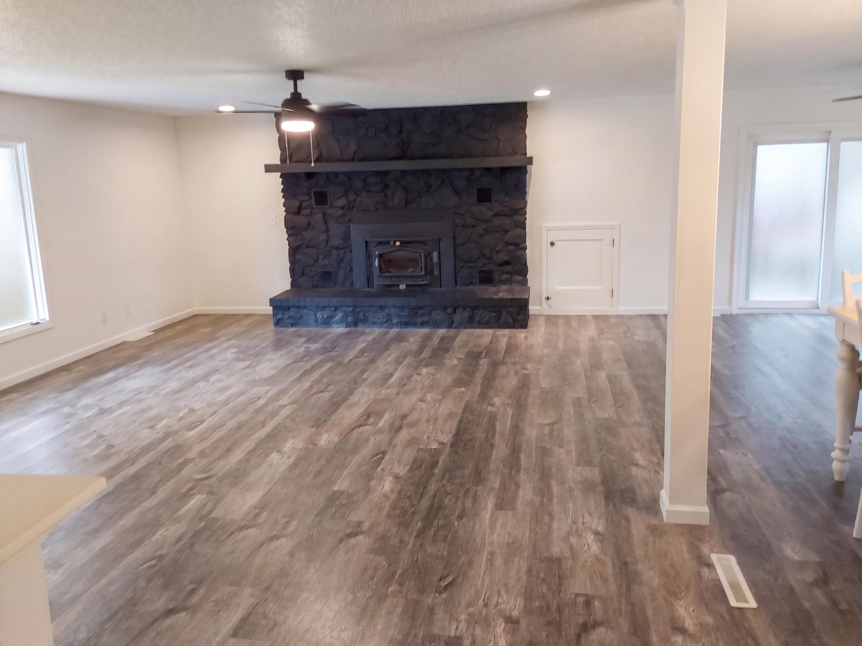 624 Oak Grove Avenue Property Photo 7