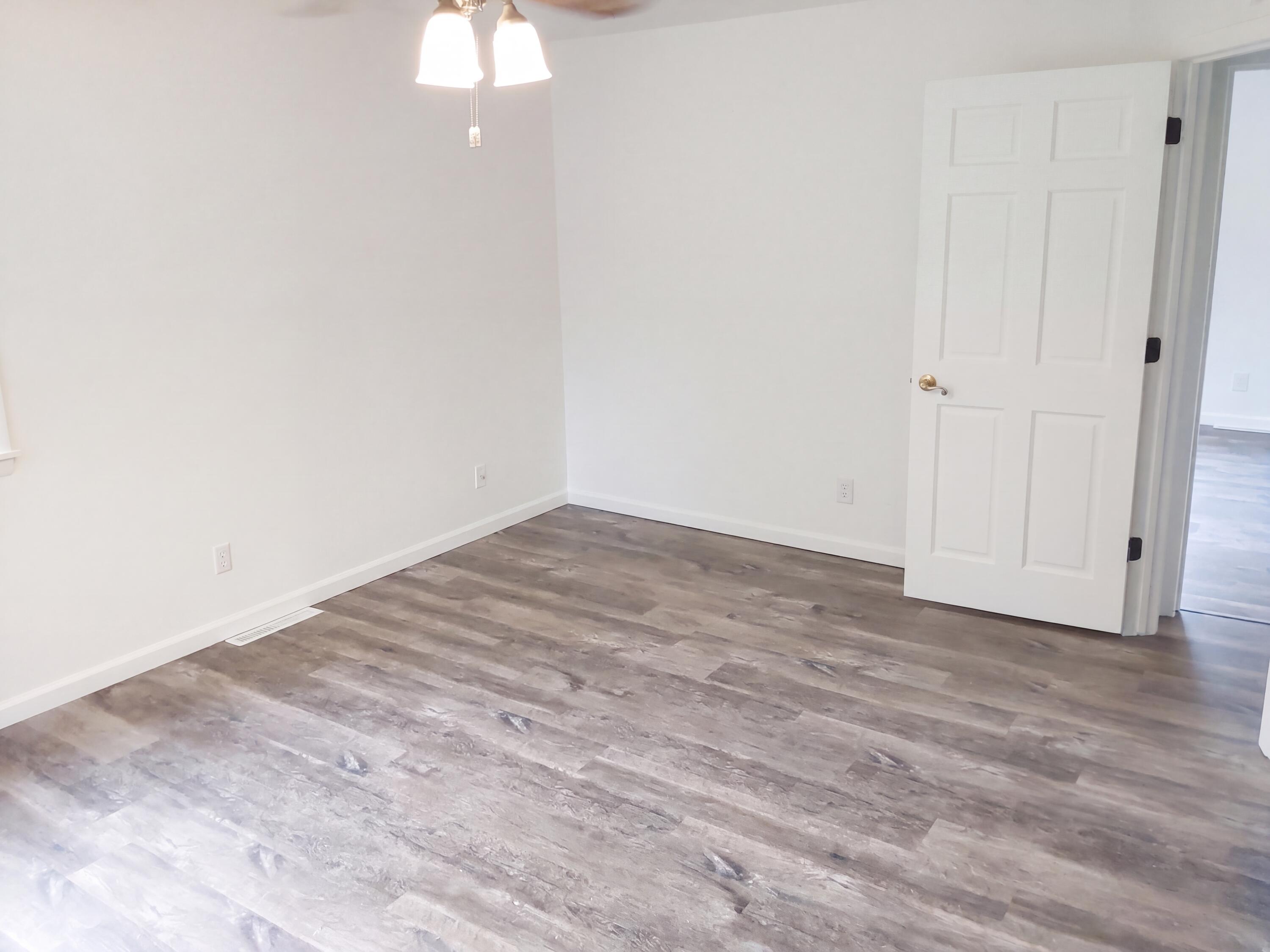 624 Oak Grove Avenue Property Photo 8