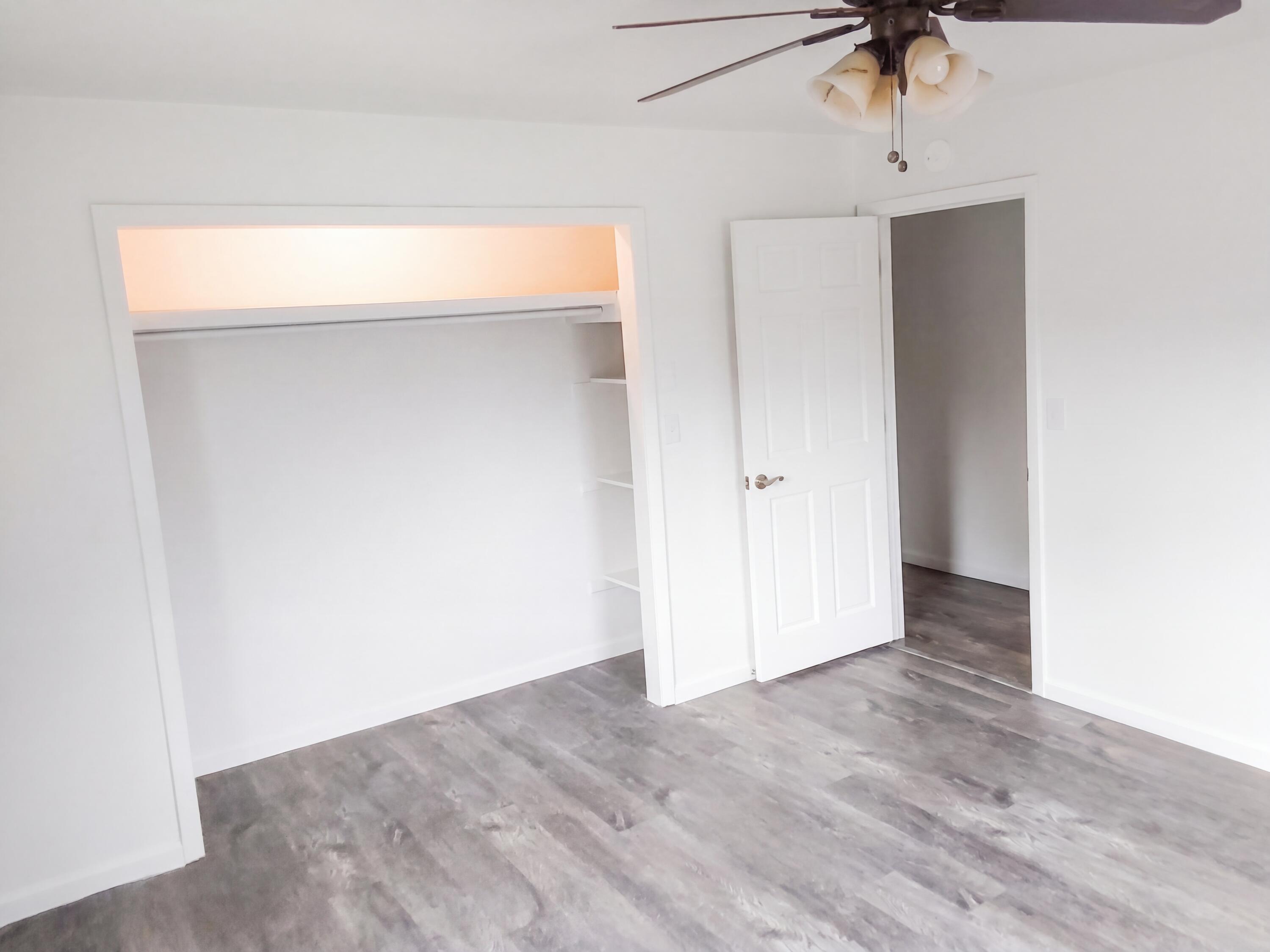 624 Oak Grove Avenue Property Photo 9