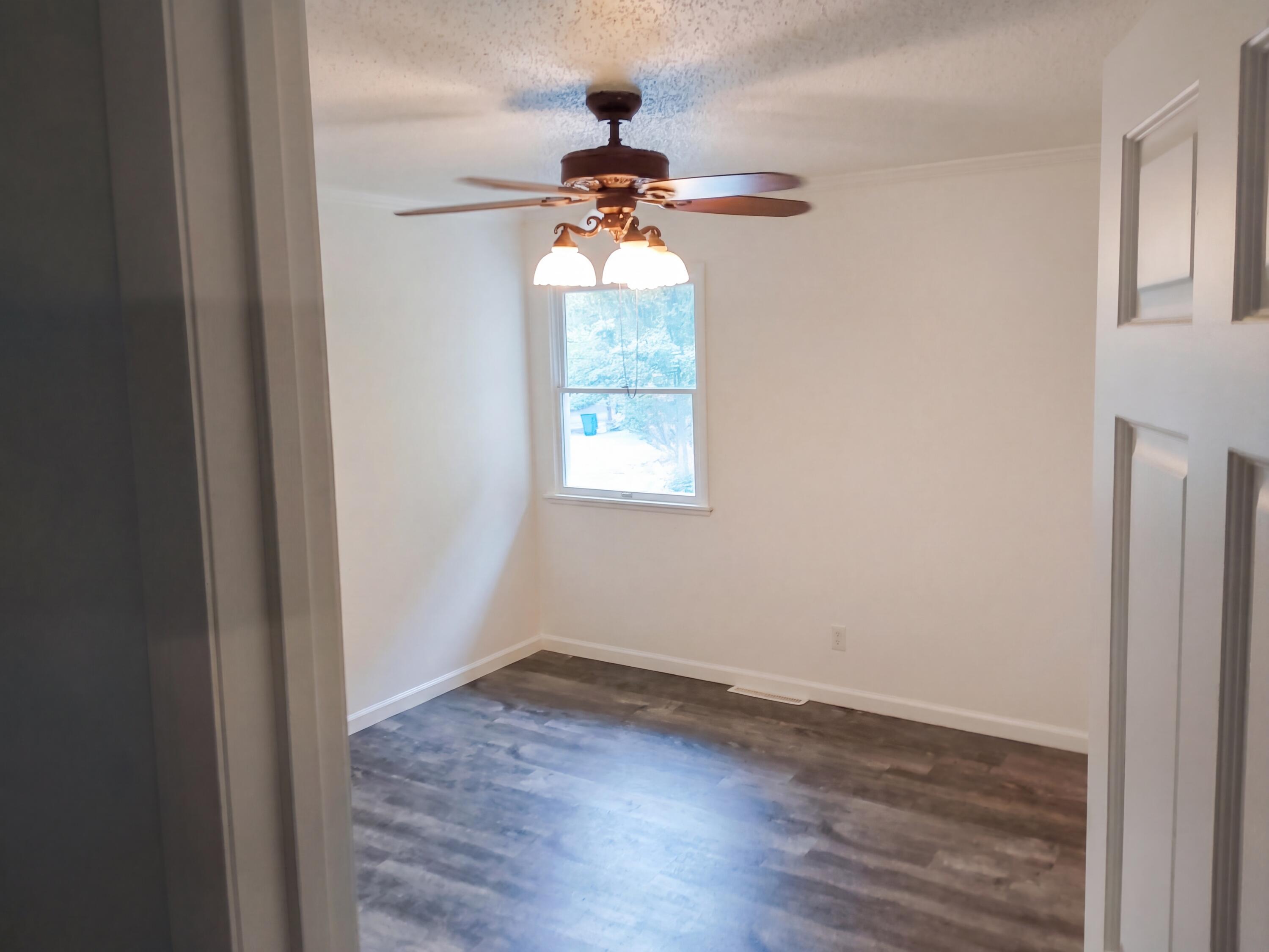 624 Oak Grove Avenue Property Photo 12