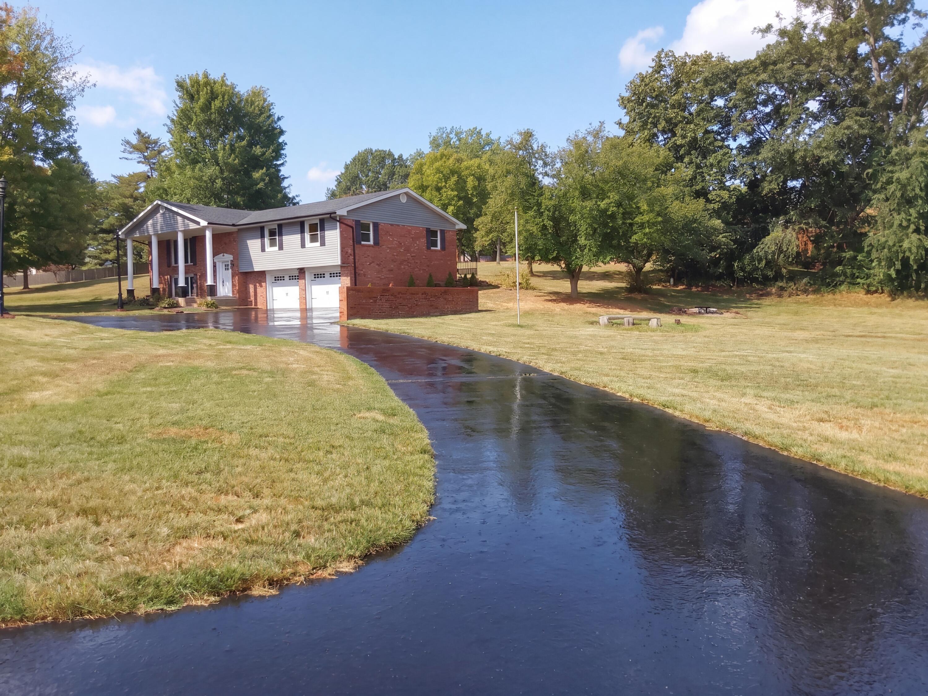 624 Oak Grove Avenue Property Photo 18
