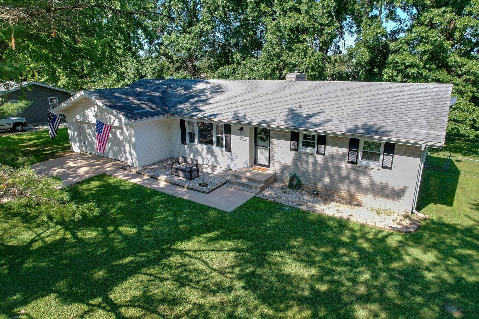 1709 South 11th Avenue Property Photo 2