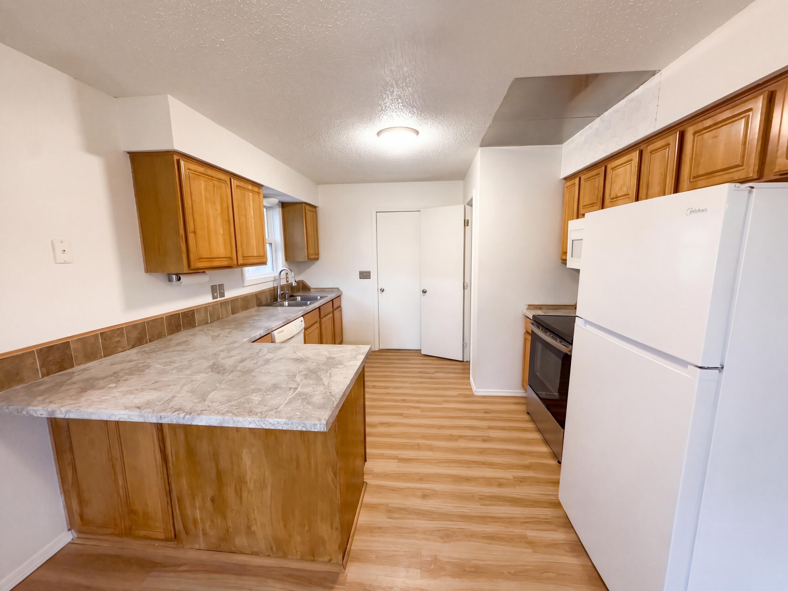 3372 South Western Avenue Property Photo 7