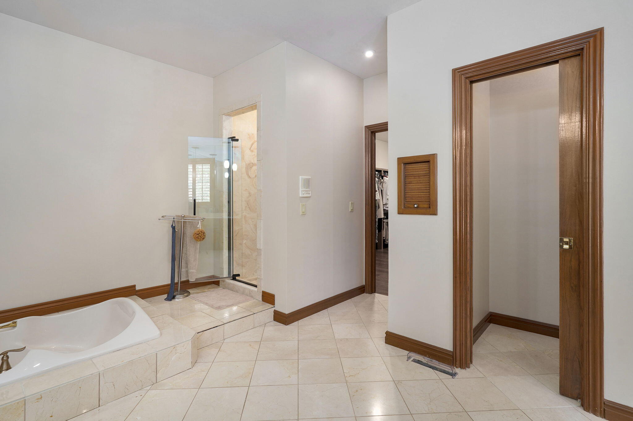 5110 South Rochelle Avenue Property Photo 32