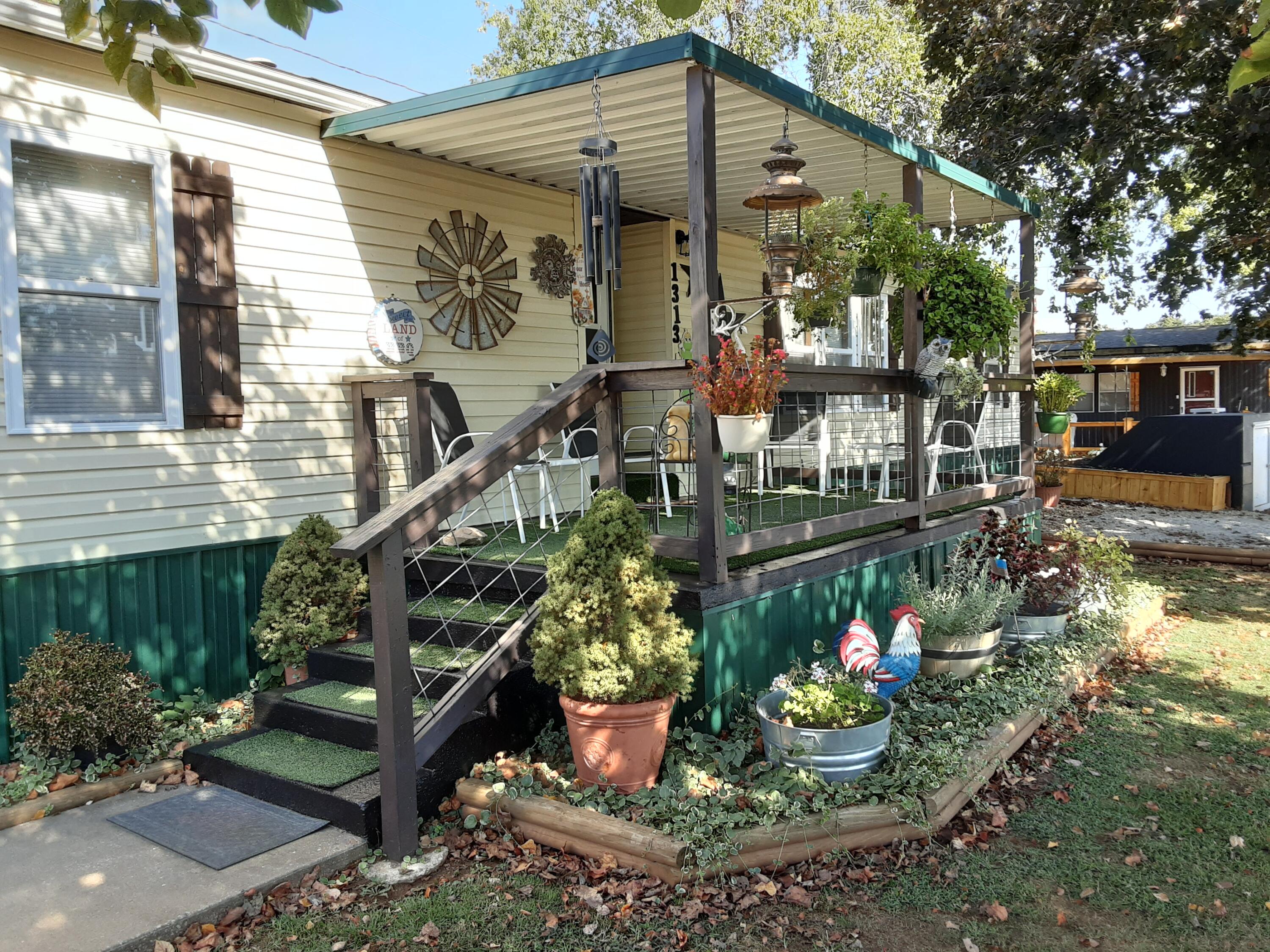 1313 Lucinda Lane Property Photo 3