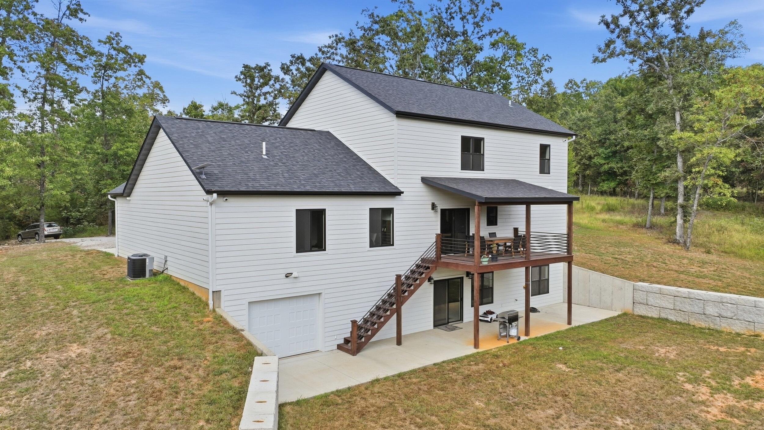 6094 Private Road 1606 Property Photo 4