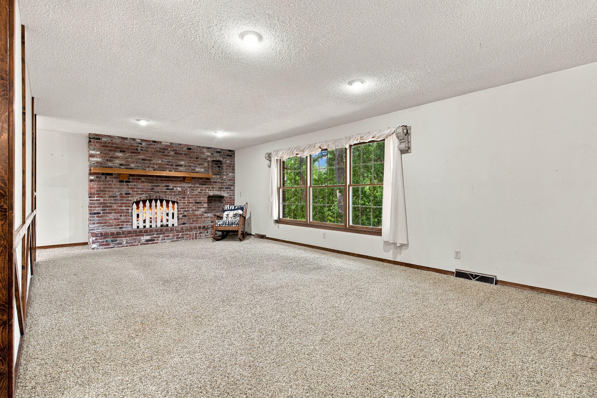 157 Dakota Drive Property Photo 13