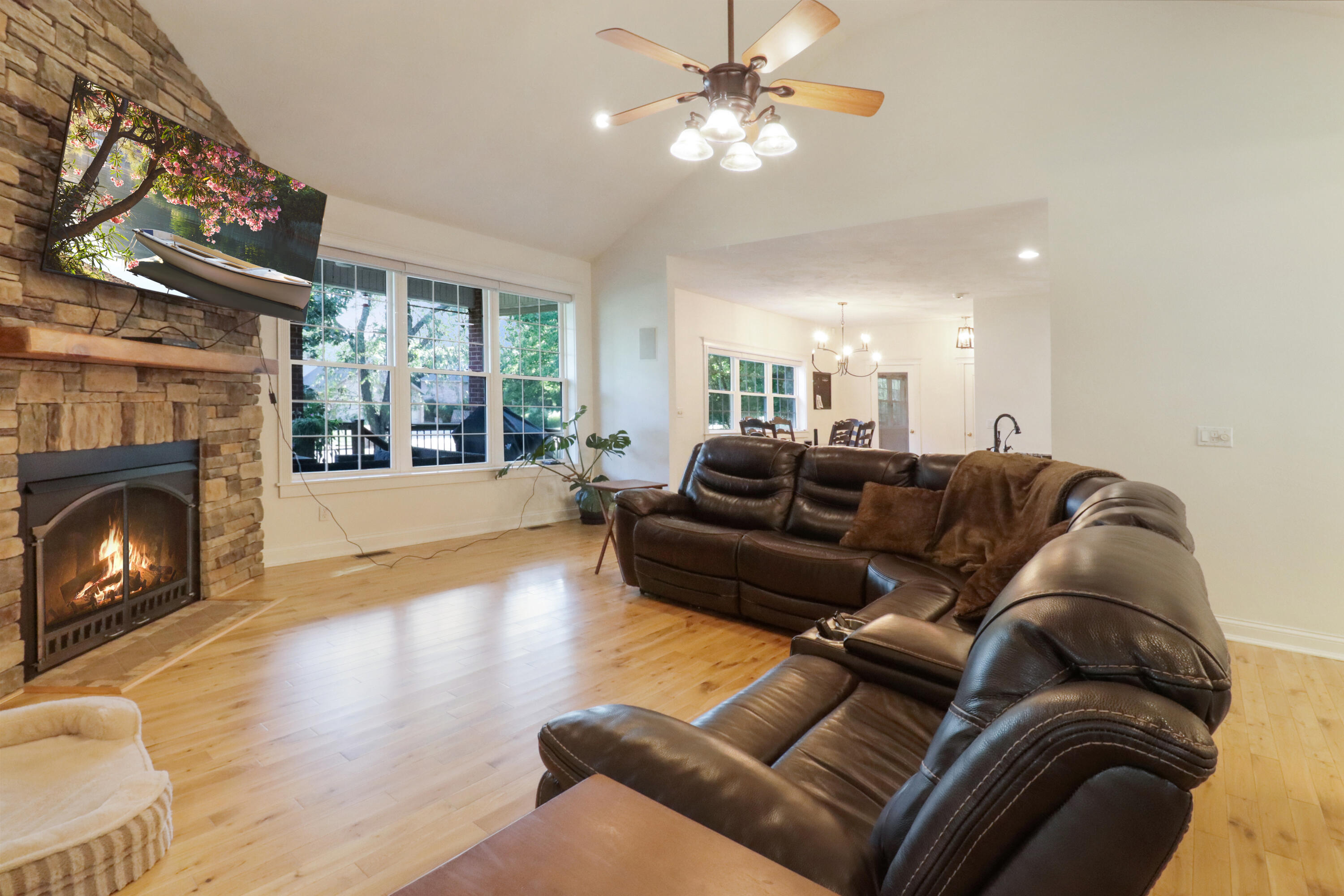 4200 Oak Haven Drive Property Photo 9