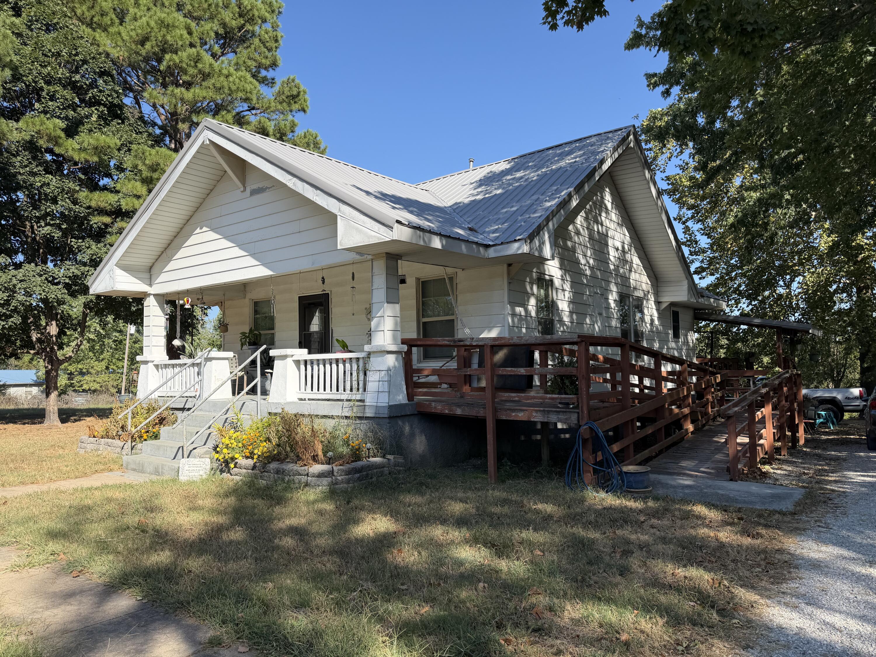 290 Greentown Road Property Photo 1