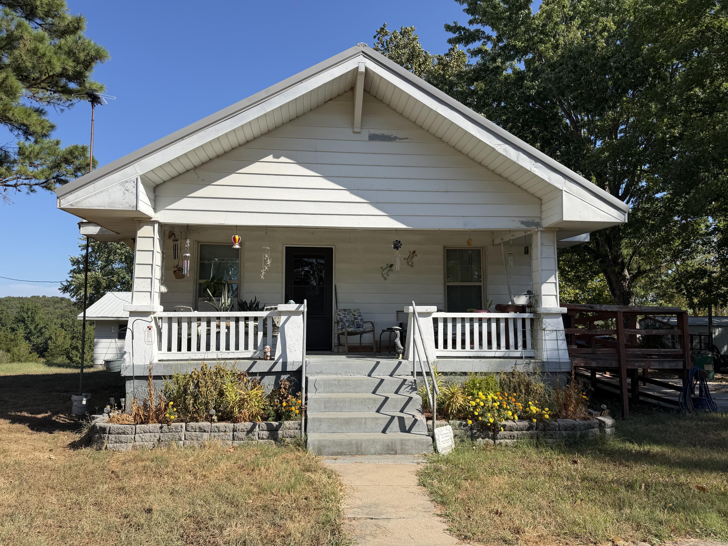 290 Greentown Road Property Photo 2