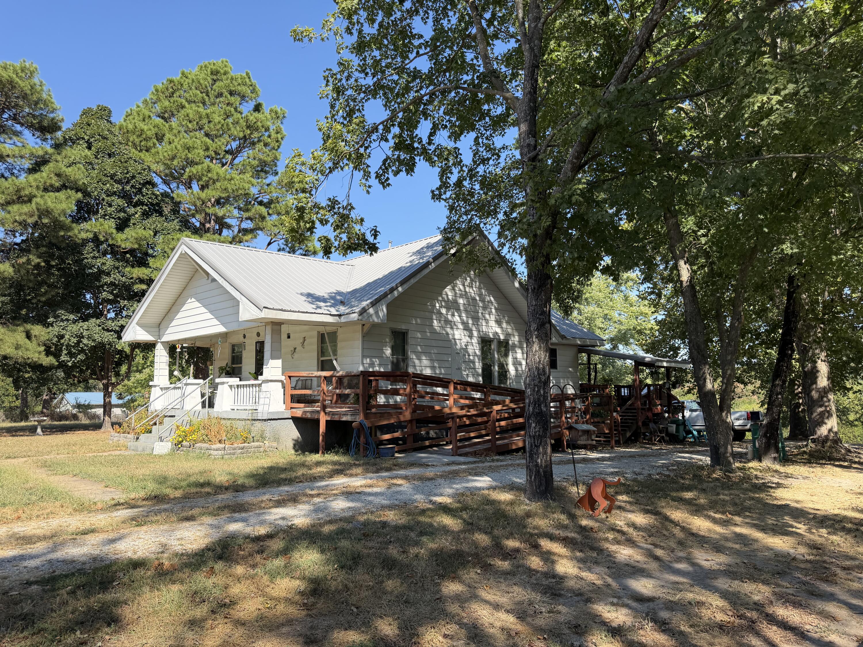 290 Greentown Road Property Photo 4
