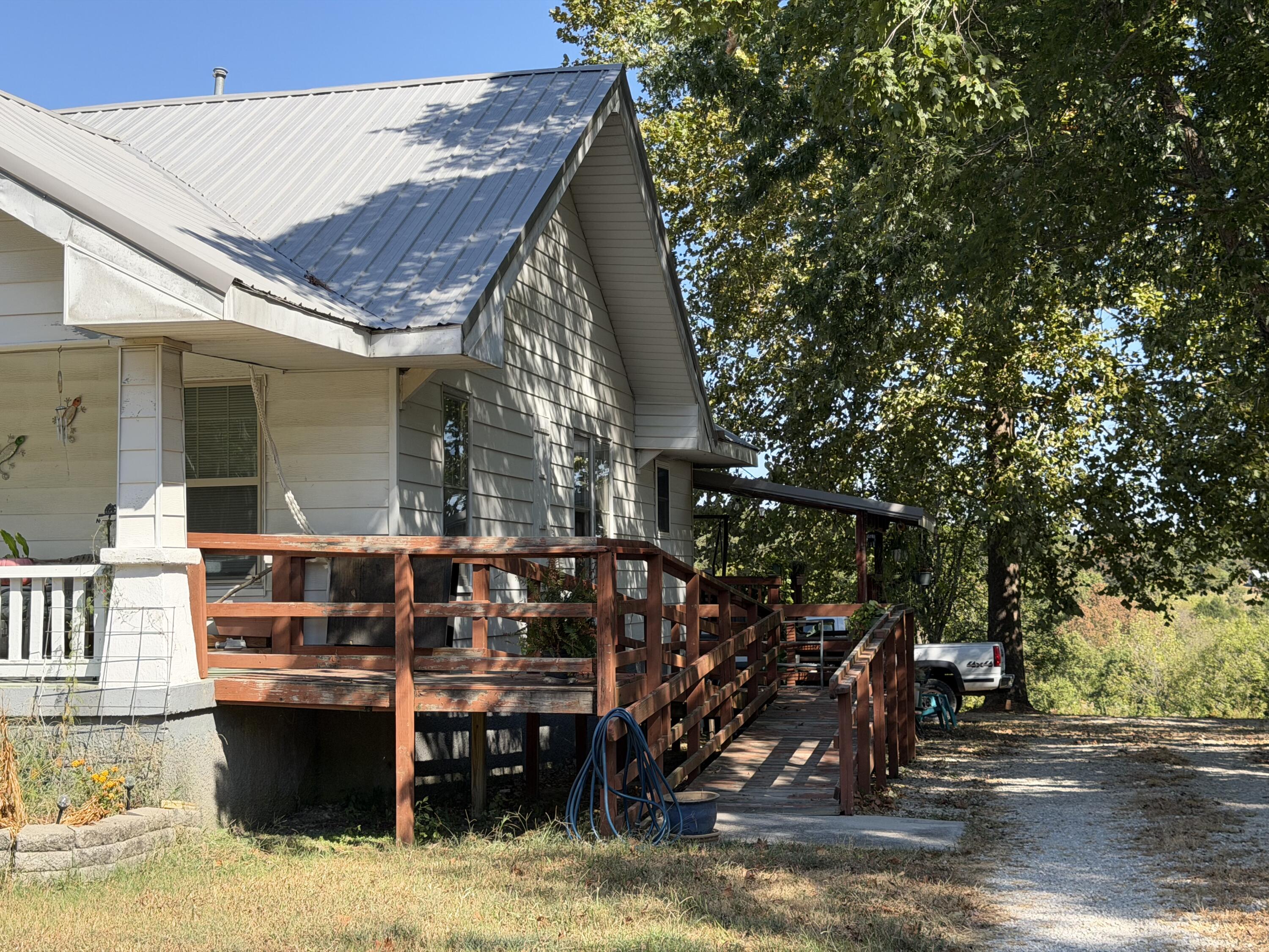 290 Greentown Road Property Photo 5