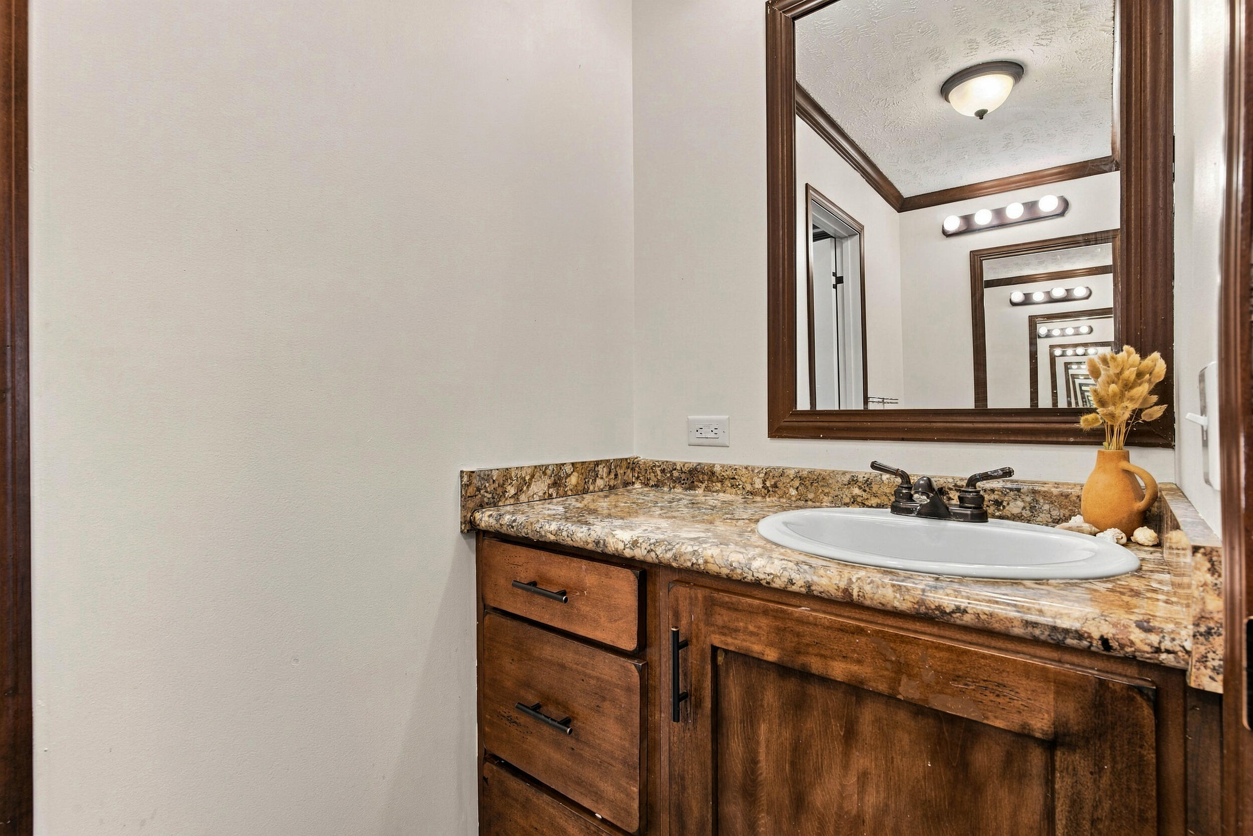 5163 Lawrence 2212 Property Photo 33