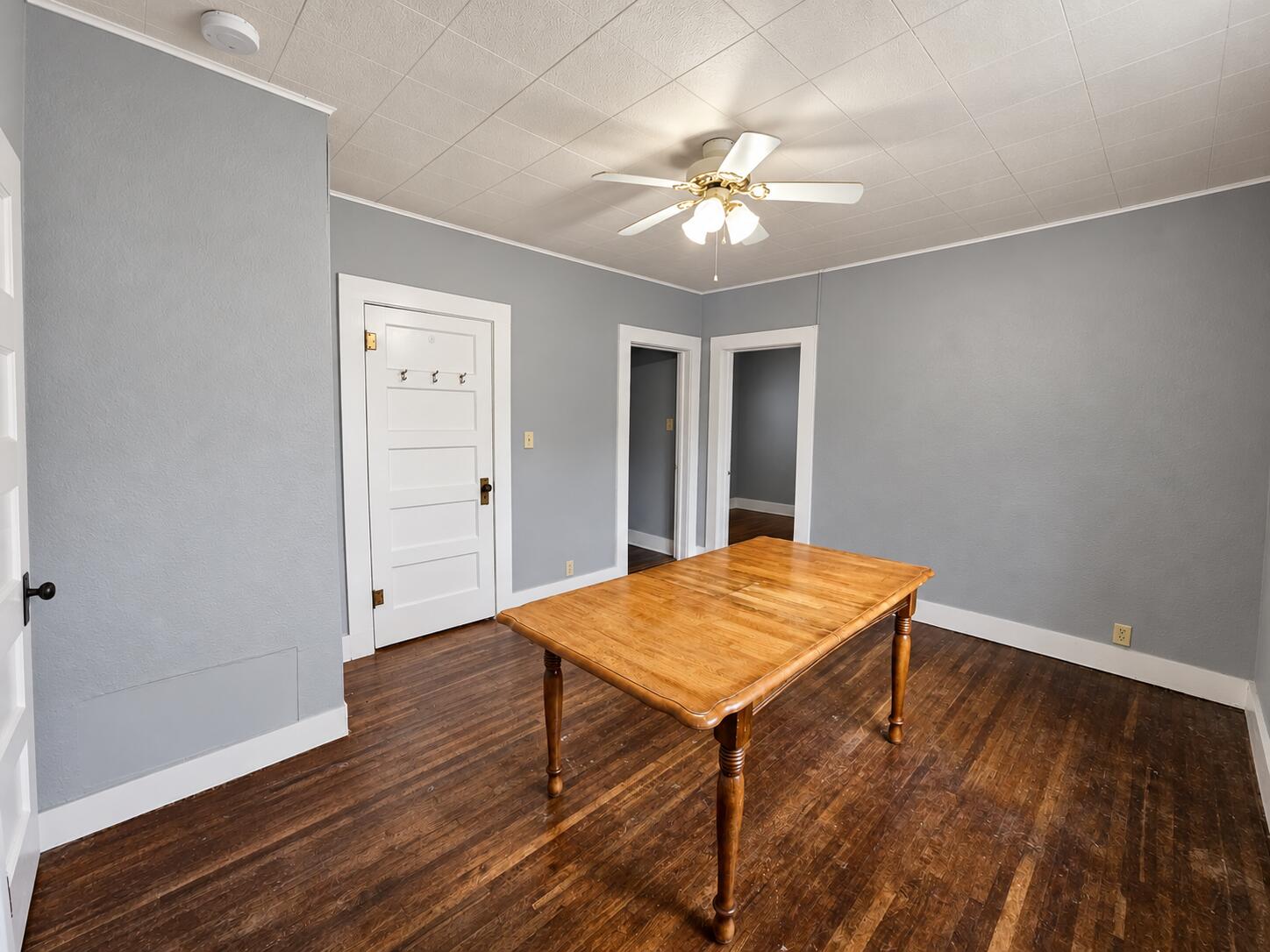 404 South Walnut Street Property Photo 11