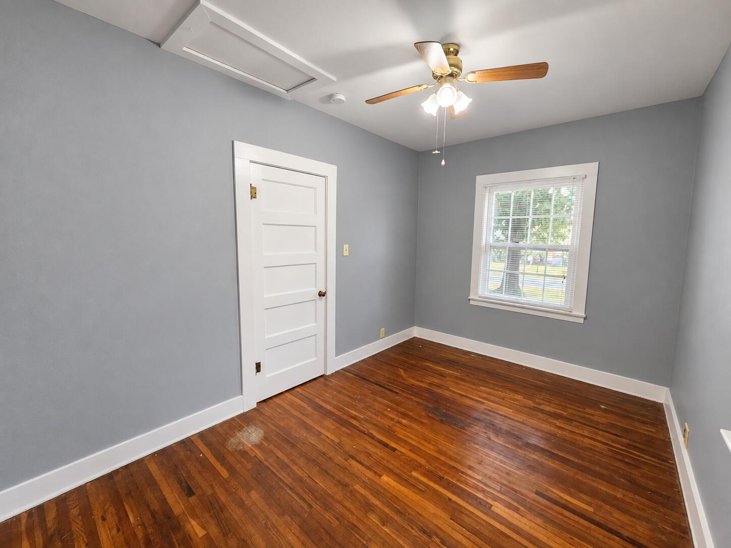 404 South Walnut Street Property Photo 13