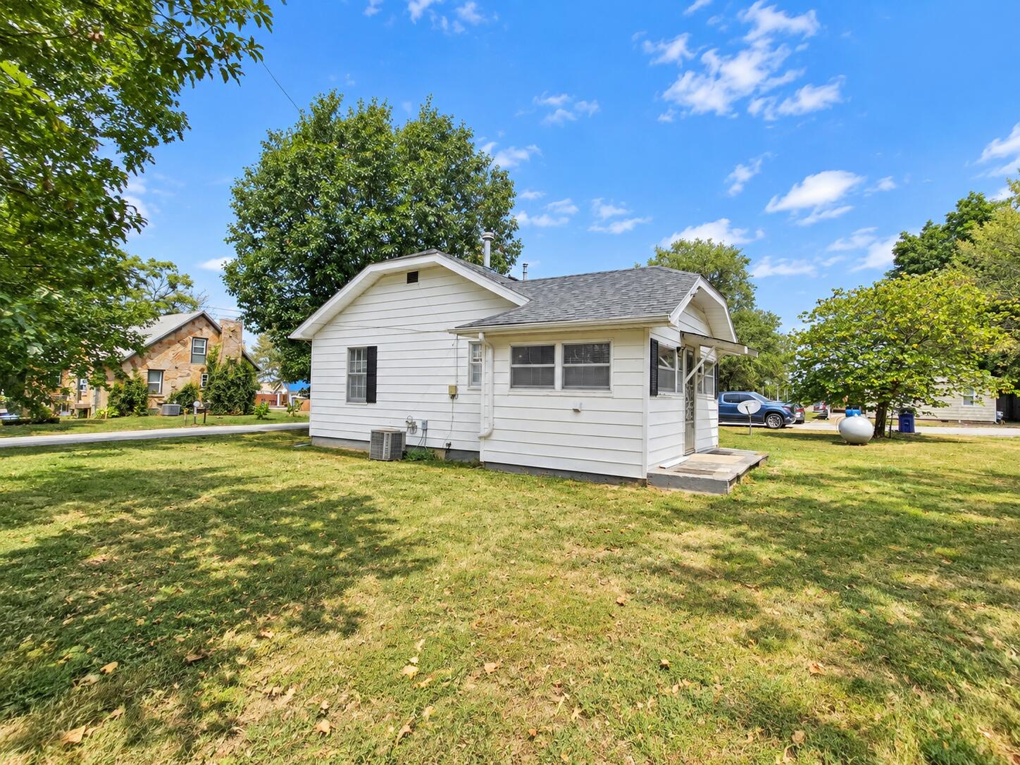404 South Walnut Street Property Photo 18
