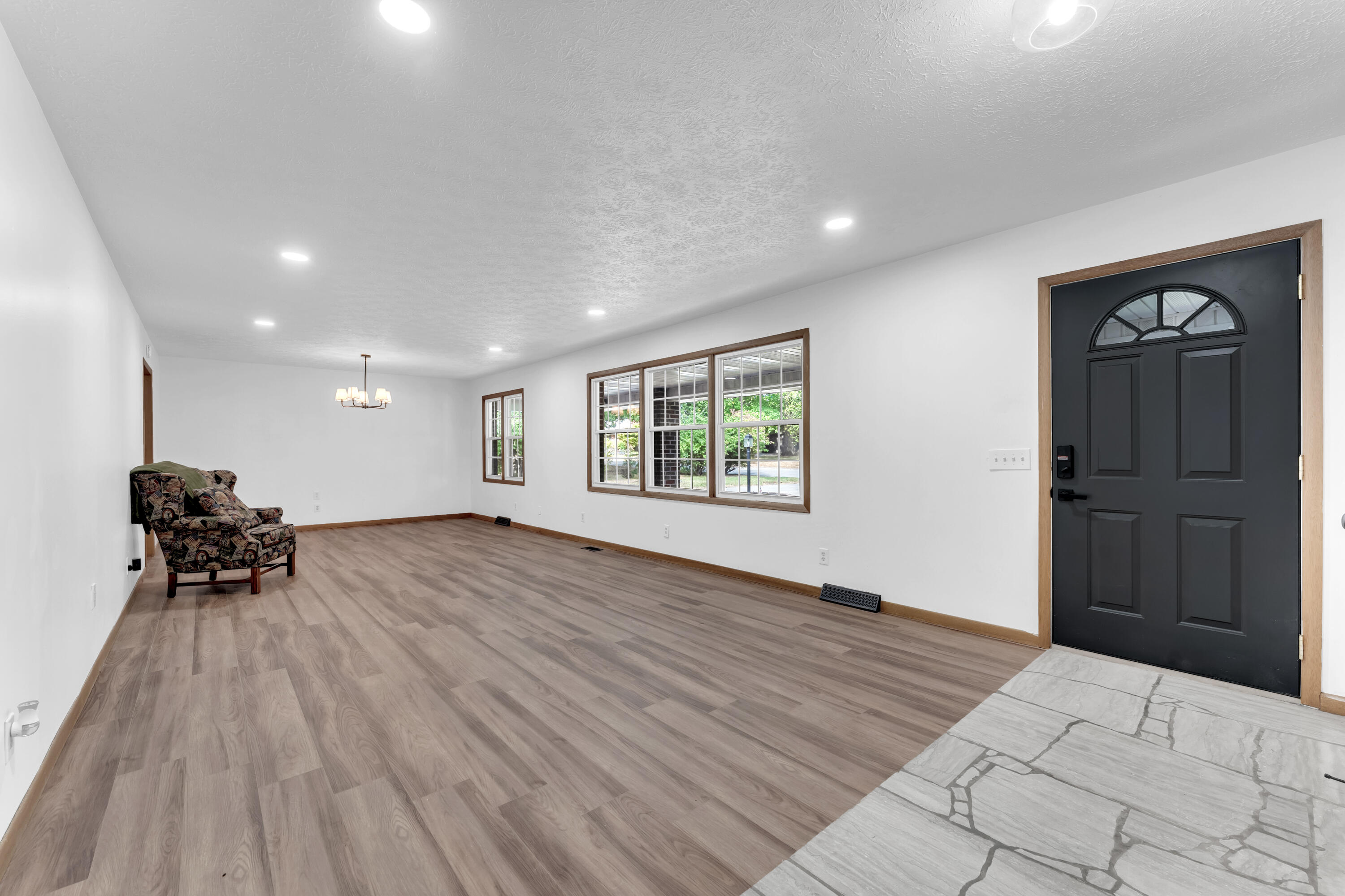 844 West Maplewood Street Property Photo 6