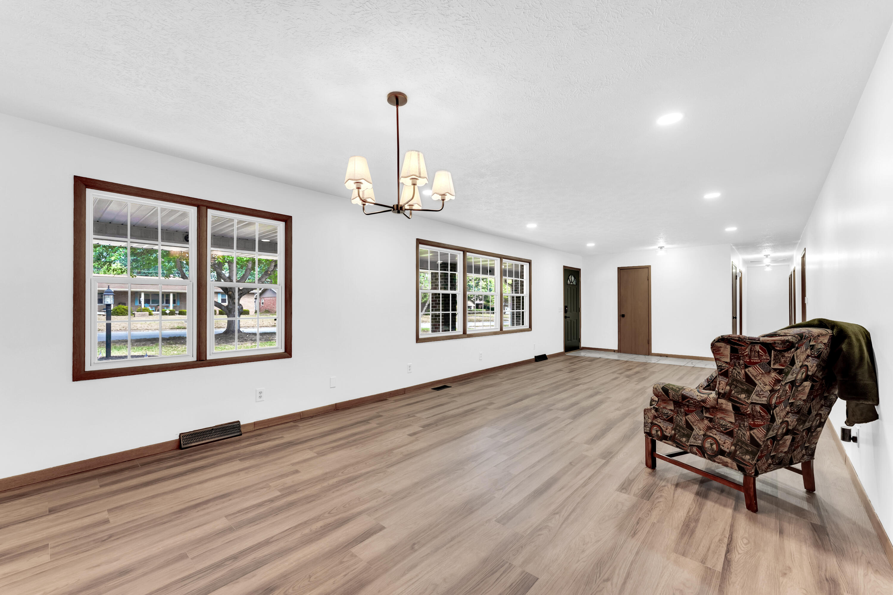 844 West Maplewood Street Property Photo 8