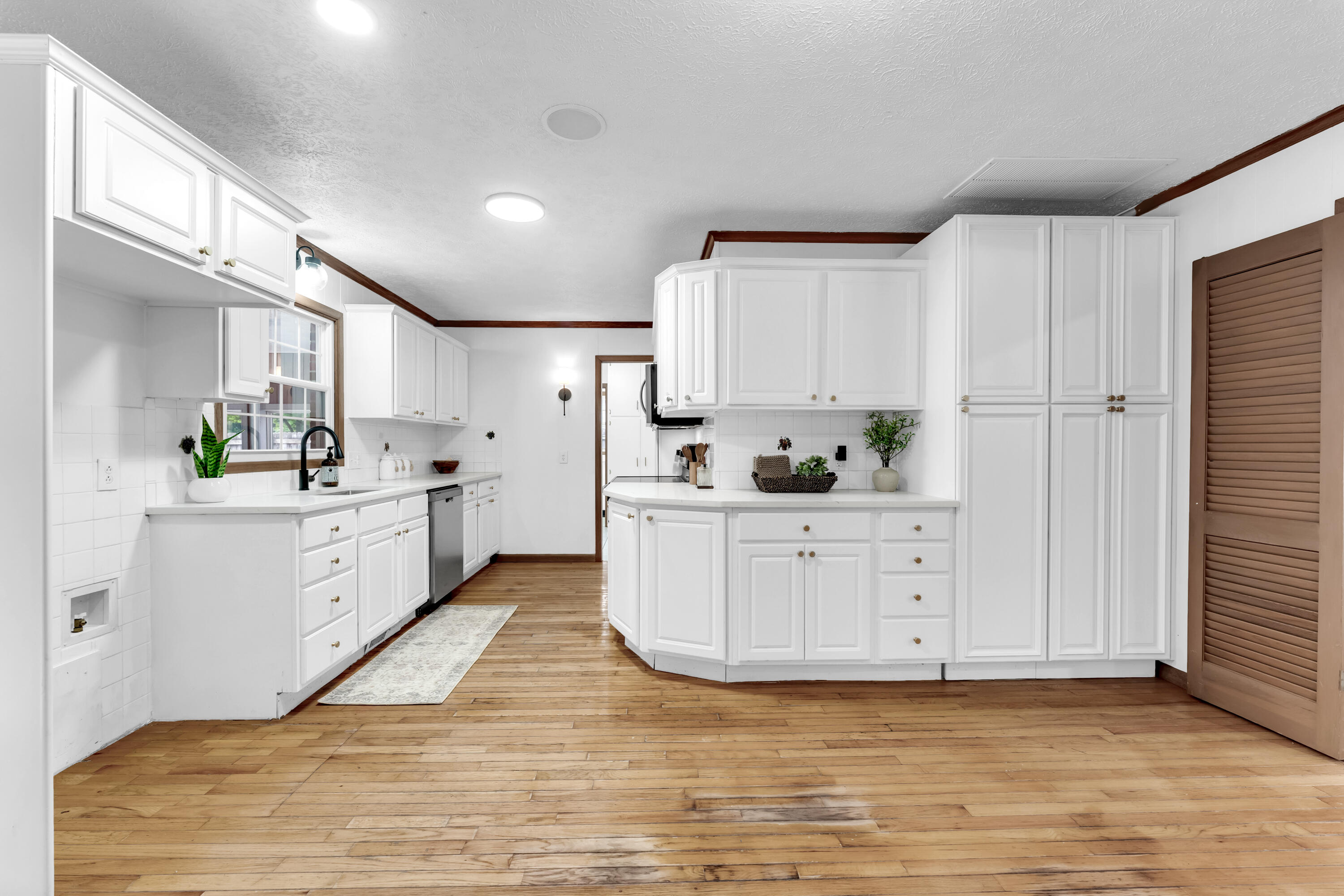 844 West Maplewood Street Property Photo 13